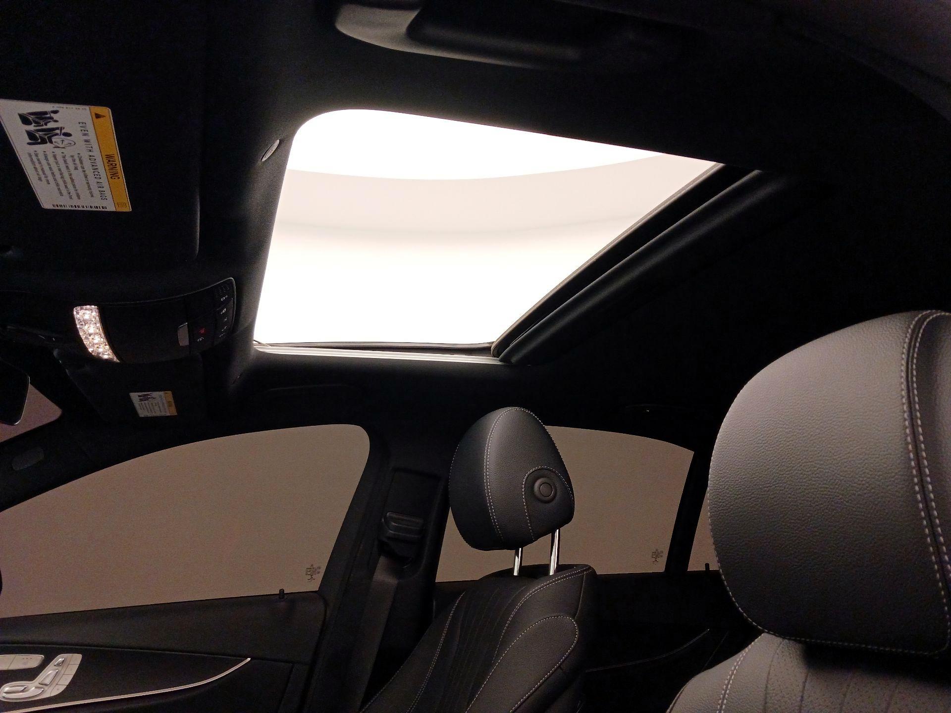 Thumbnail: 2022 Mercedes-Benz E-Class - 20