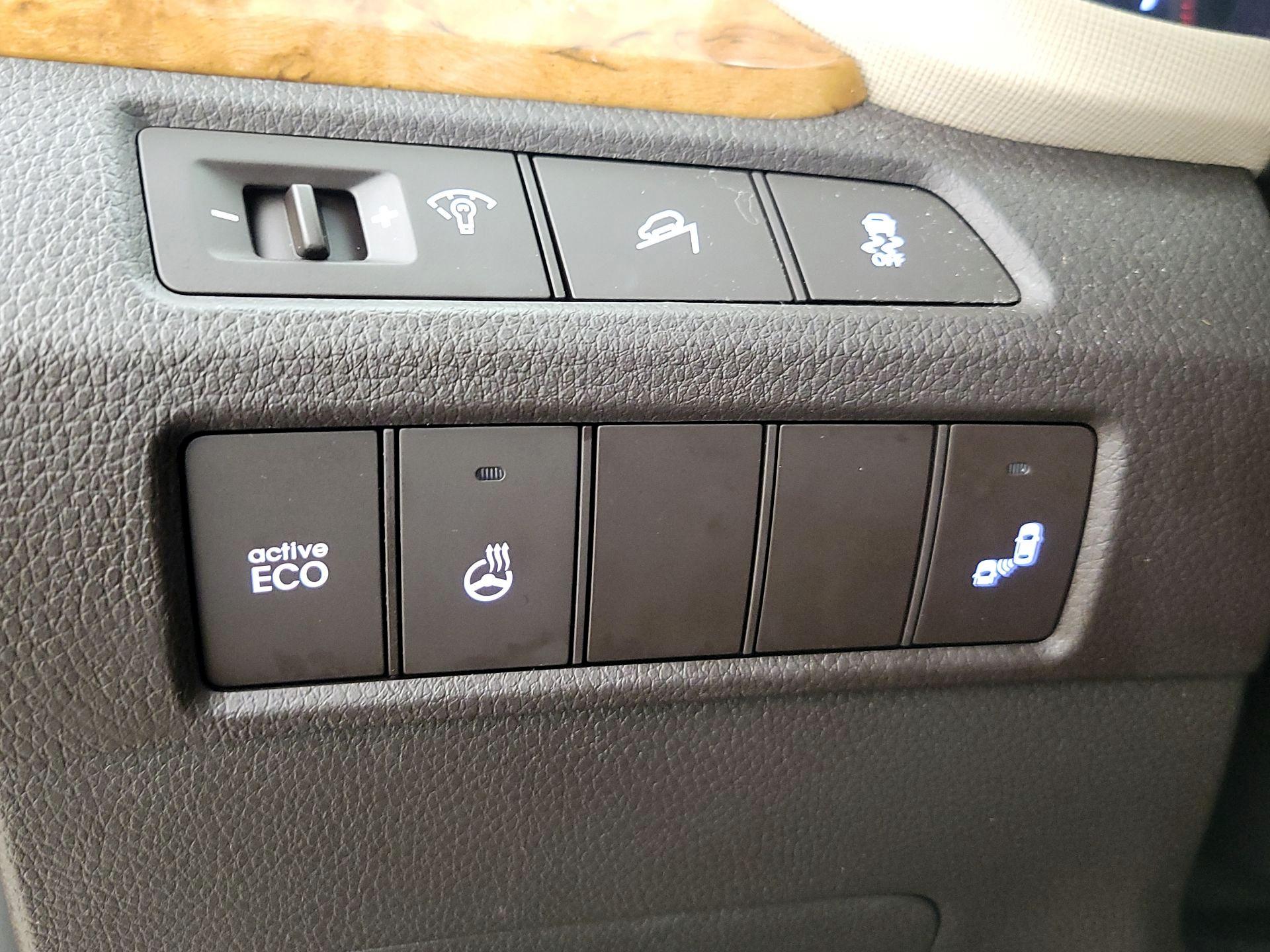 Thumbnail: 2014 Hyundai Santa Fe - 13