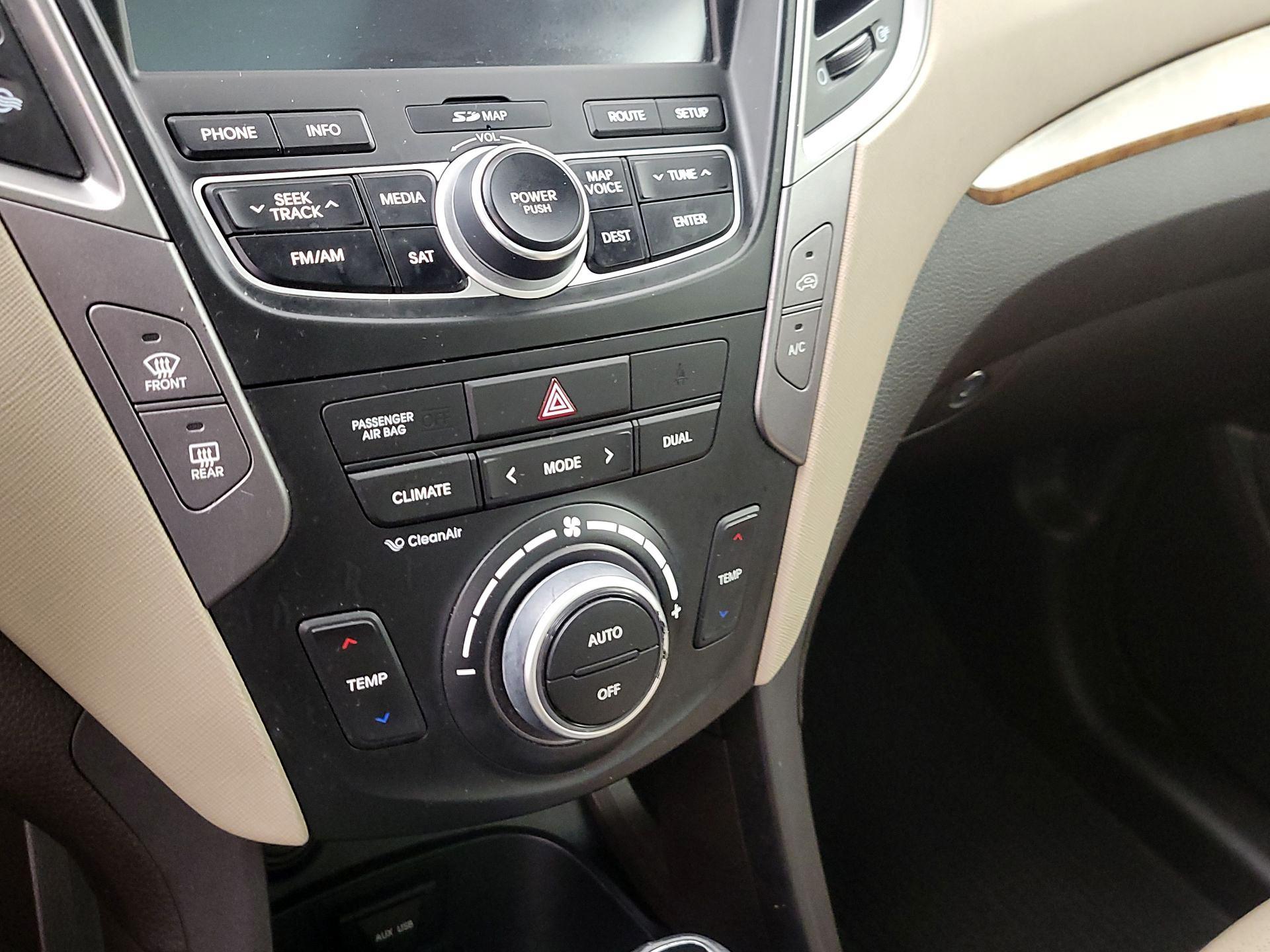 Thumbnail: 2014 Hyundai Santa Fe - 17