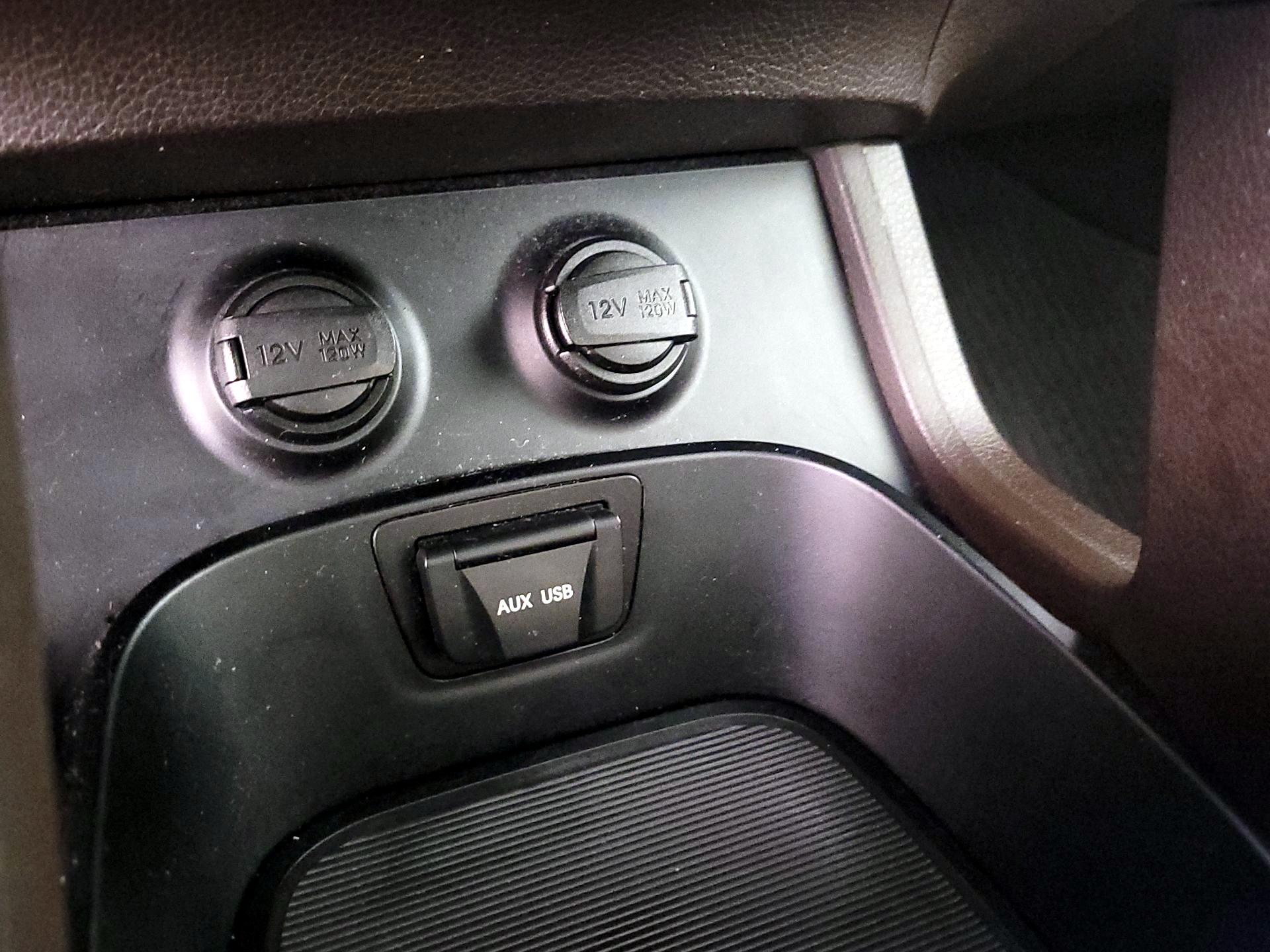 Thumbnail: 2014 Hyundai Santa Fe - 19