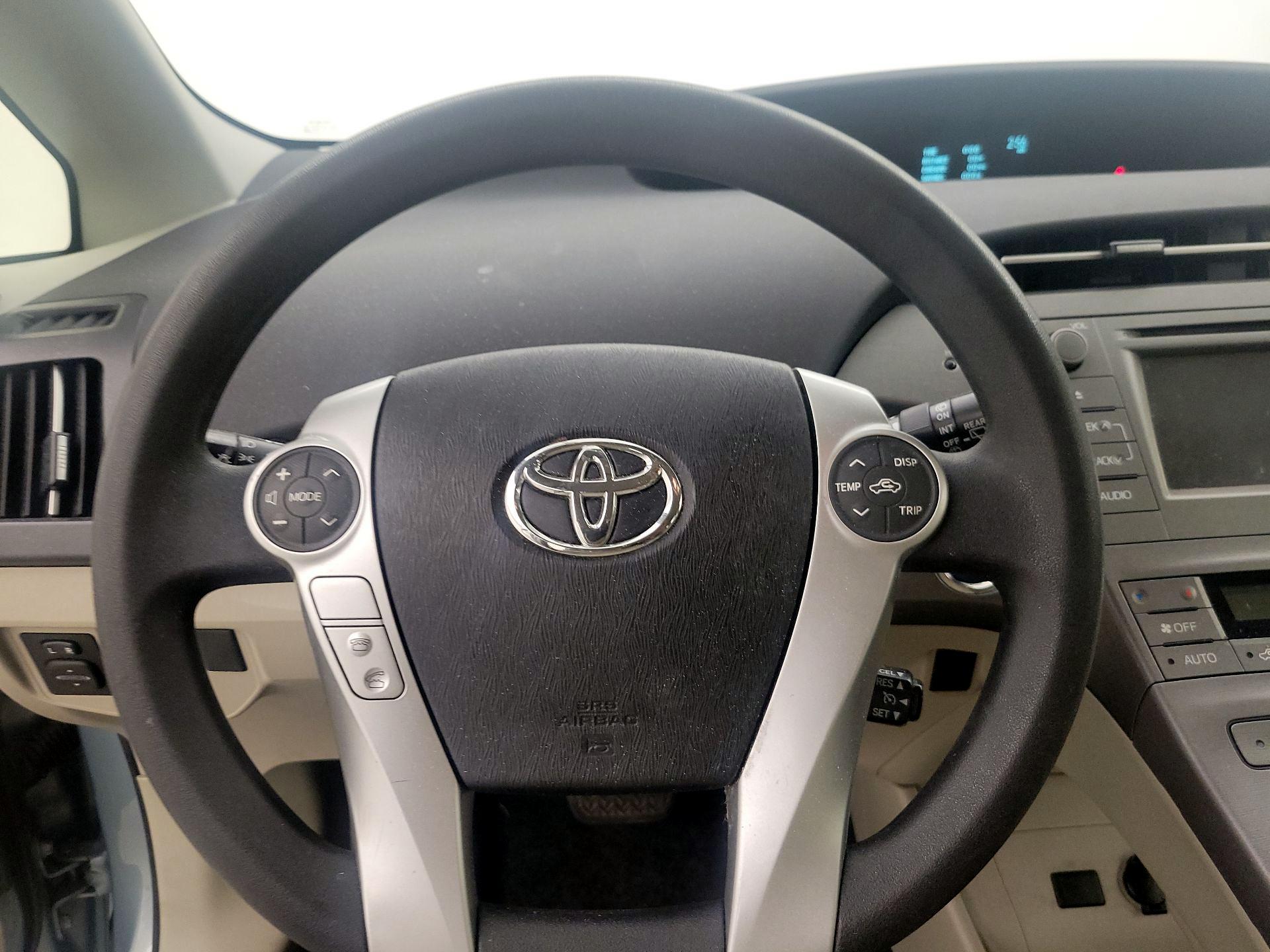 Thumbnail: 2015 Toyota Prius - 10