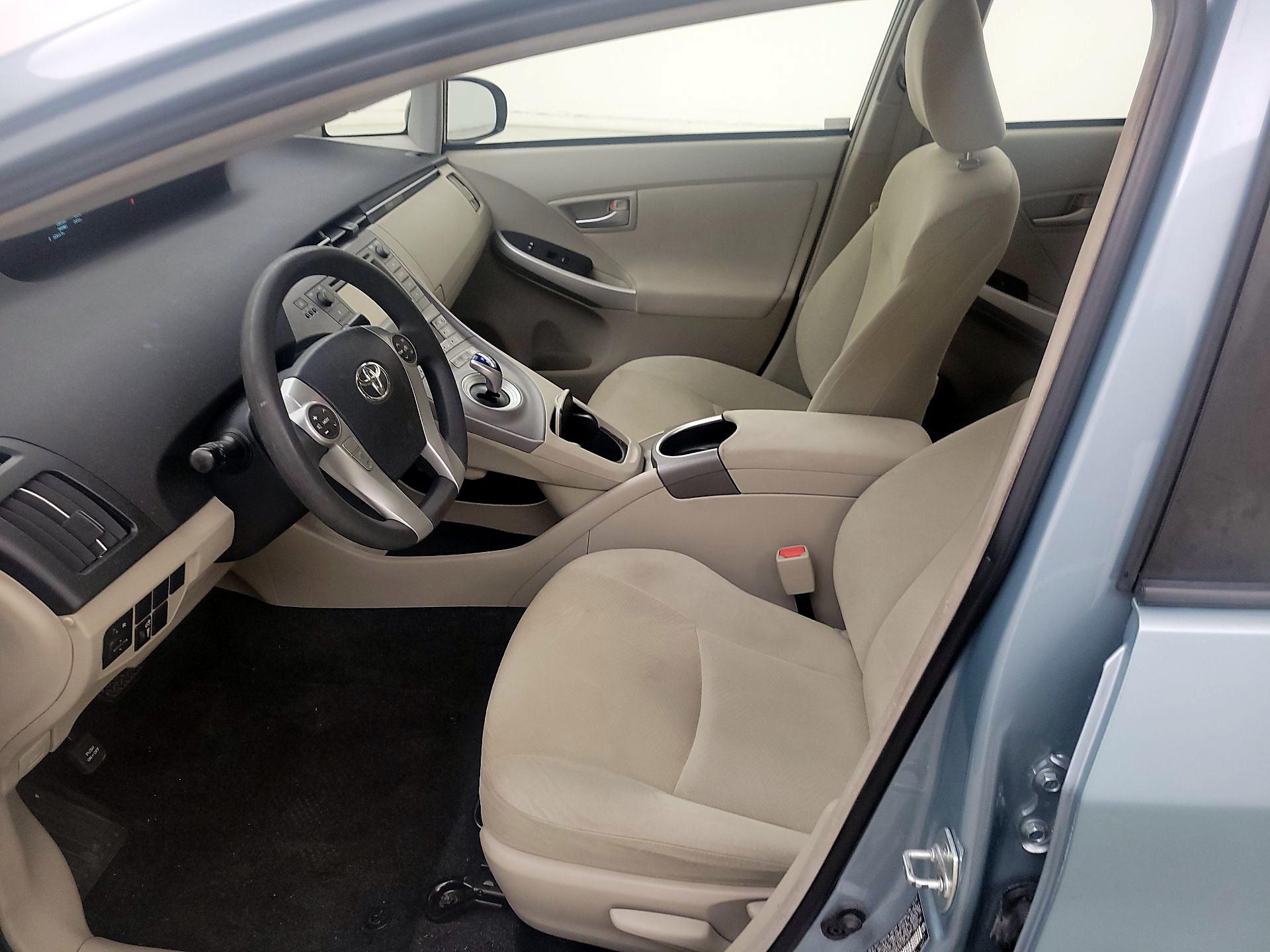 Thumbnail: 2015 Toyota Prius - 11