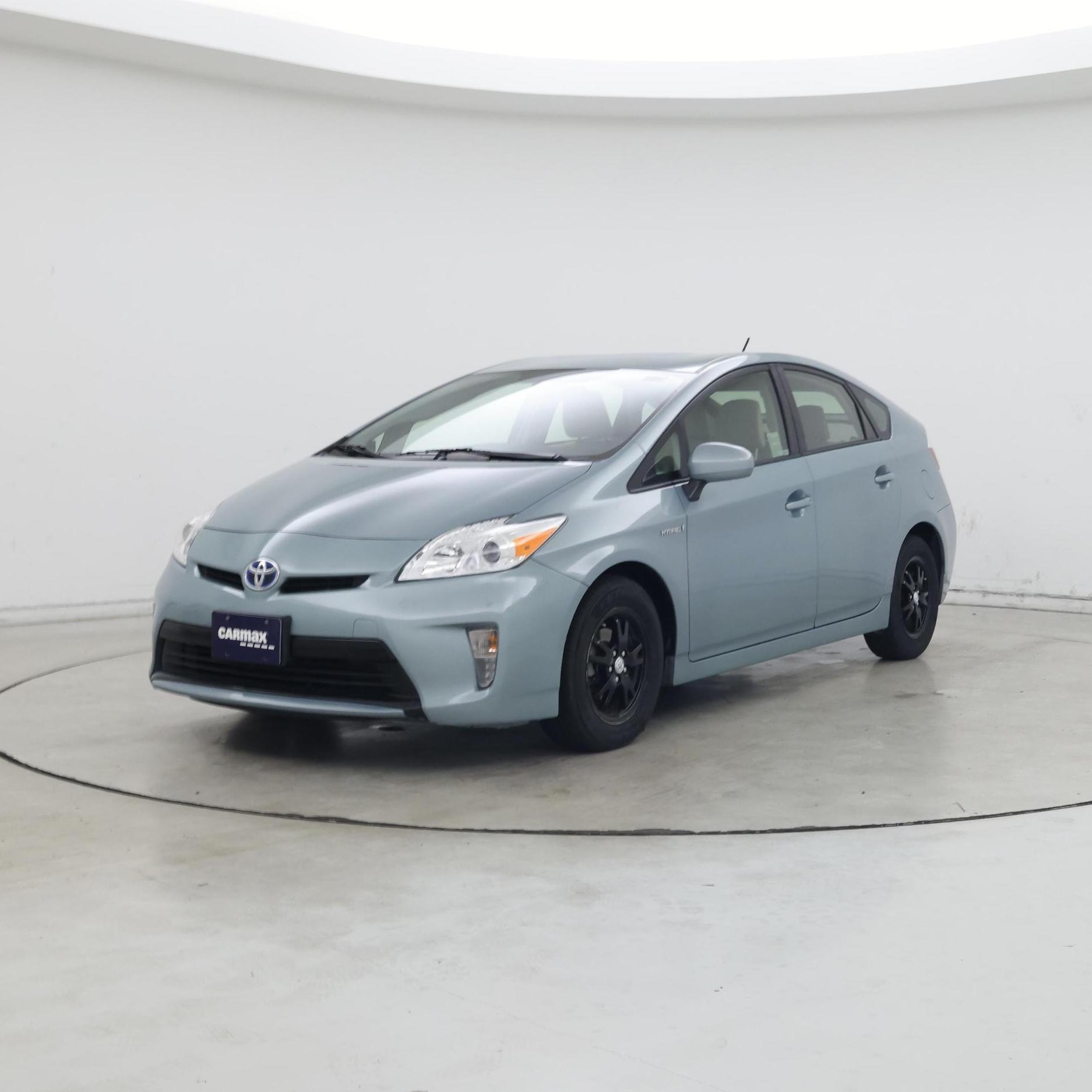 Thumbnail: 2015 Toyota Prius - 4