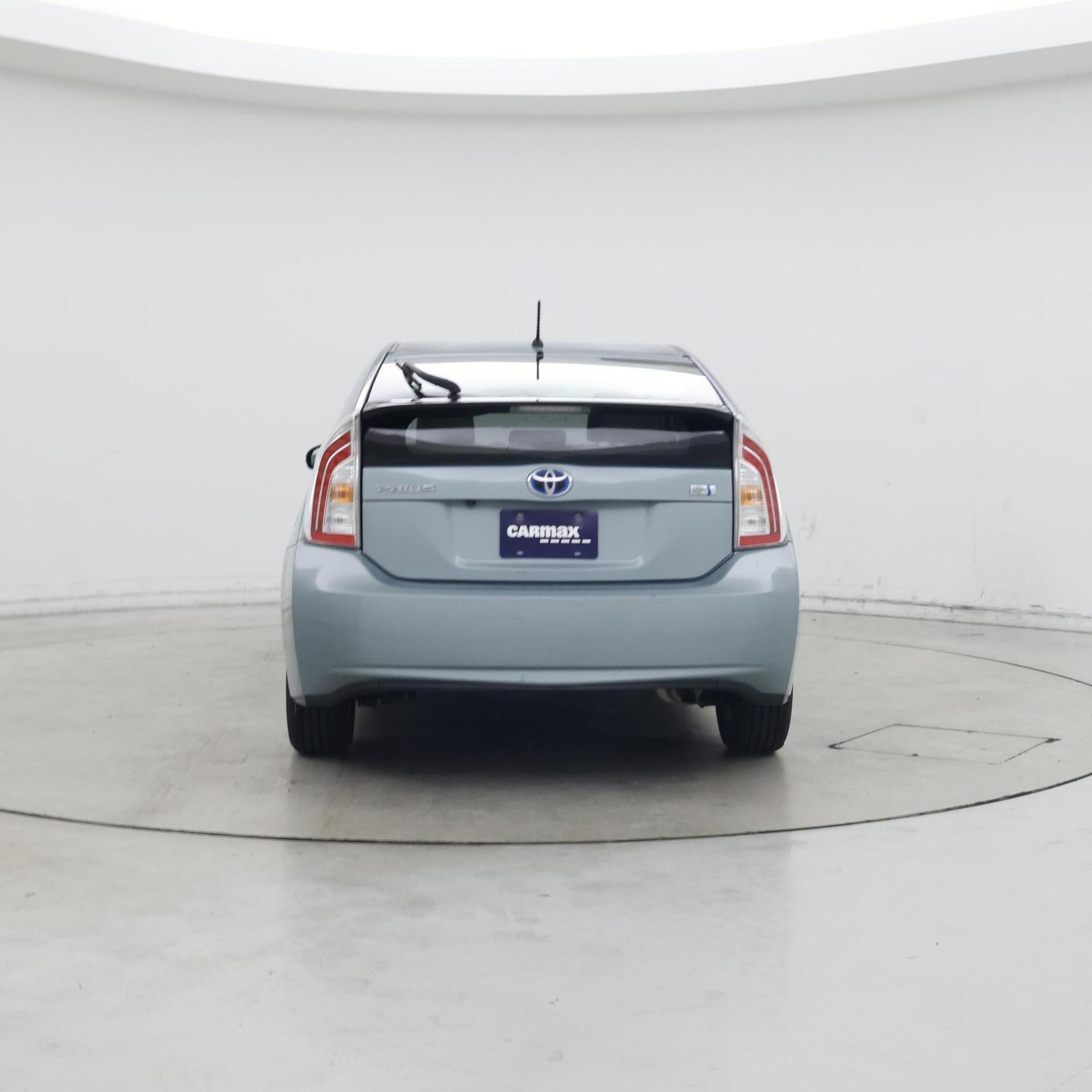 Thumbnail: 2015 Toyota Prius - 6