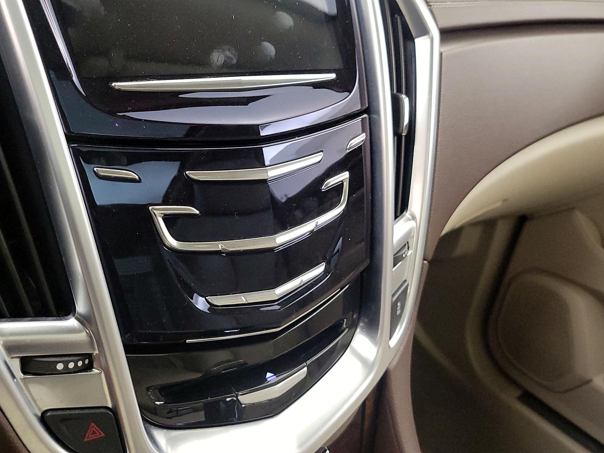 Thumbnail: 2016 Cadillac SRX - 17
