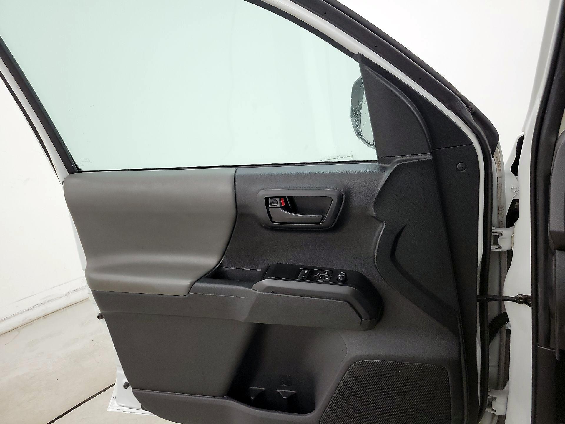 Thumbnail: 2022 Toyota Tacoma - 12