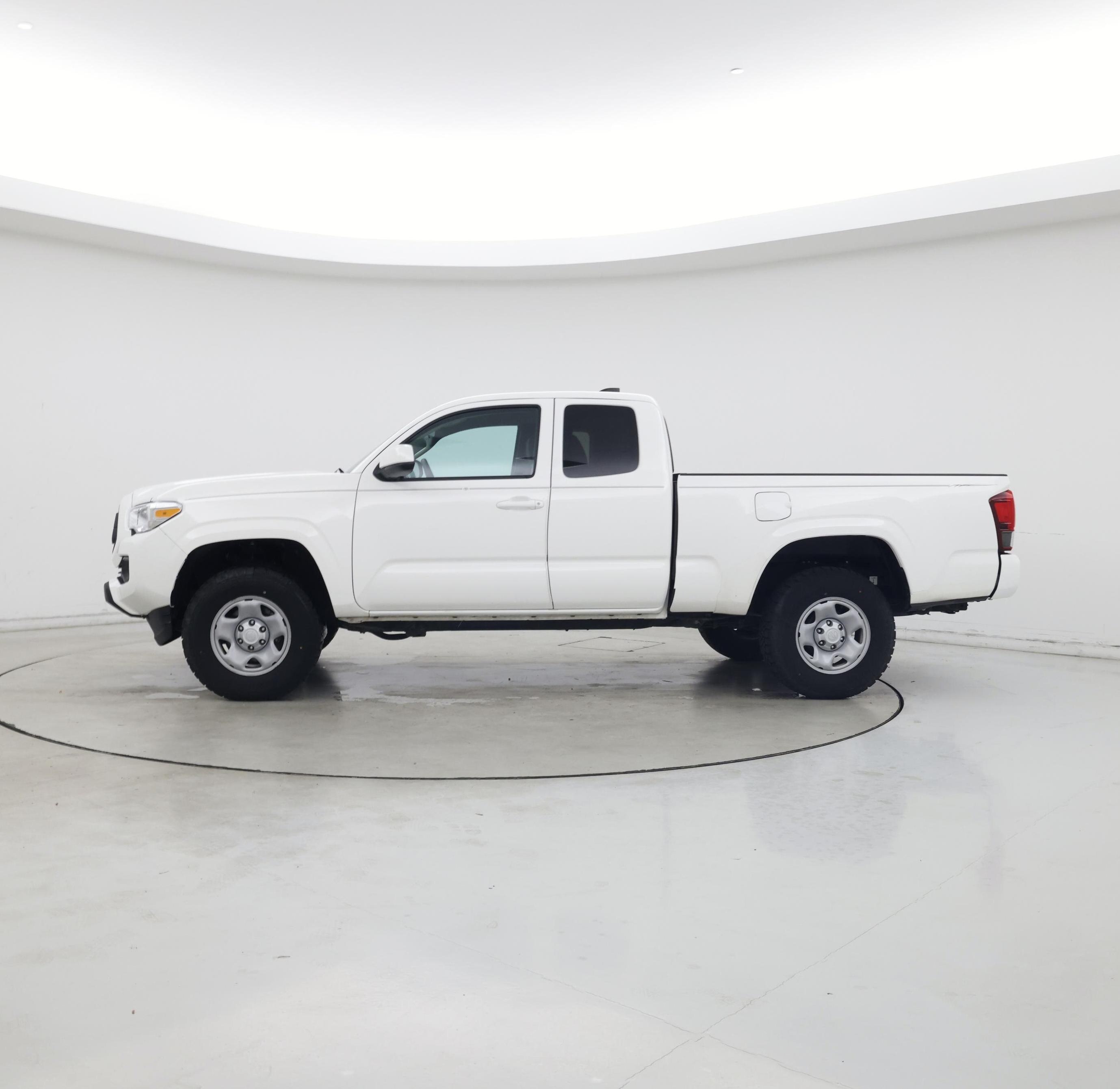 Thumbnail: 2022 Toyota Tacoma - 3