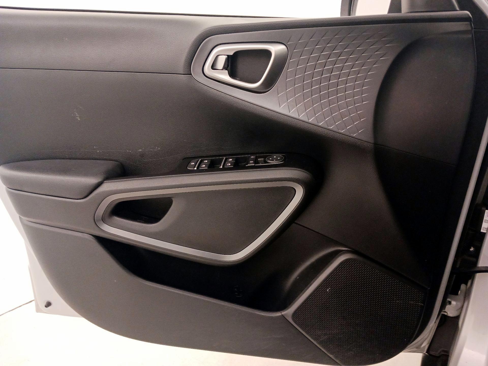 Thumbnail: 2021 Kia Soul - 12