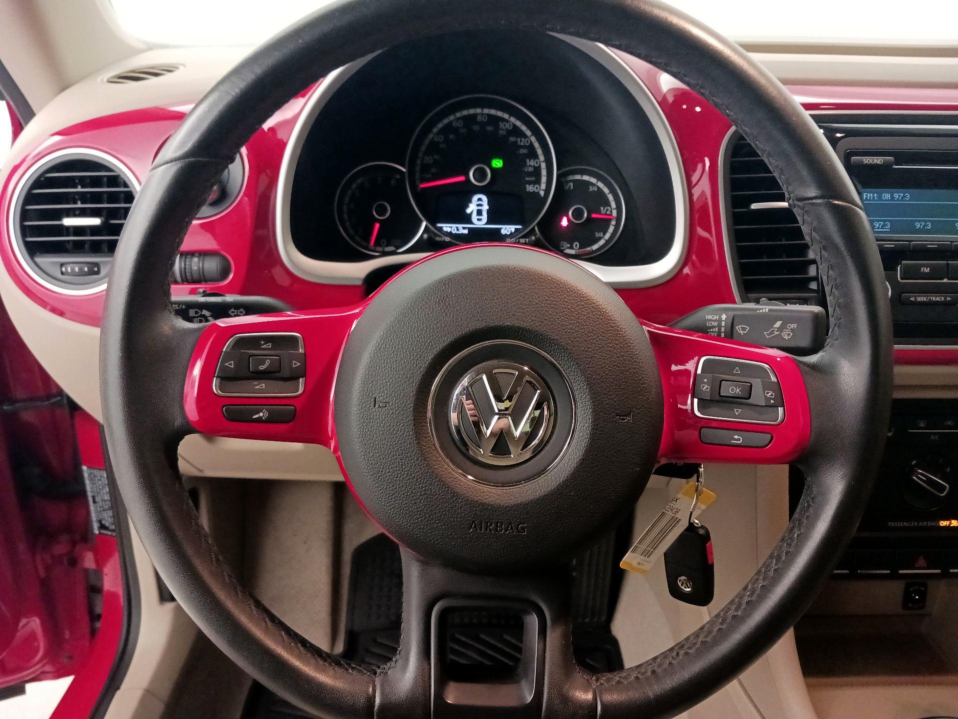 Thumbnail: 2014 Volkswagen Beetle - 10