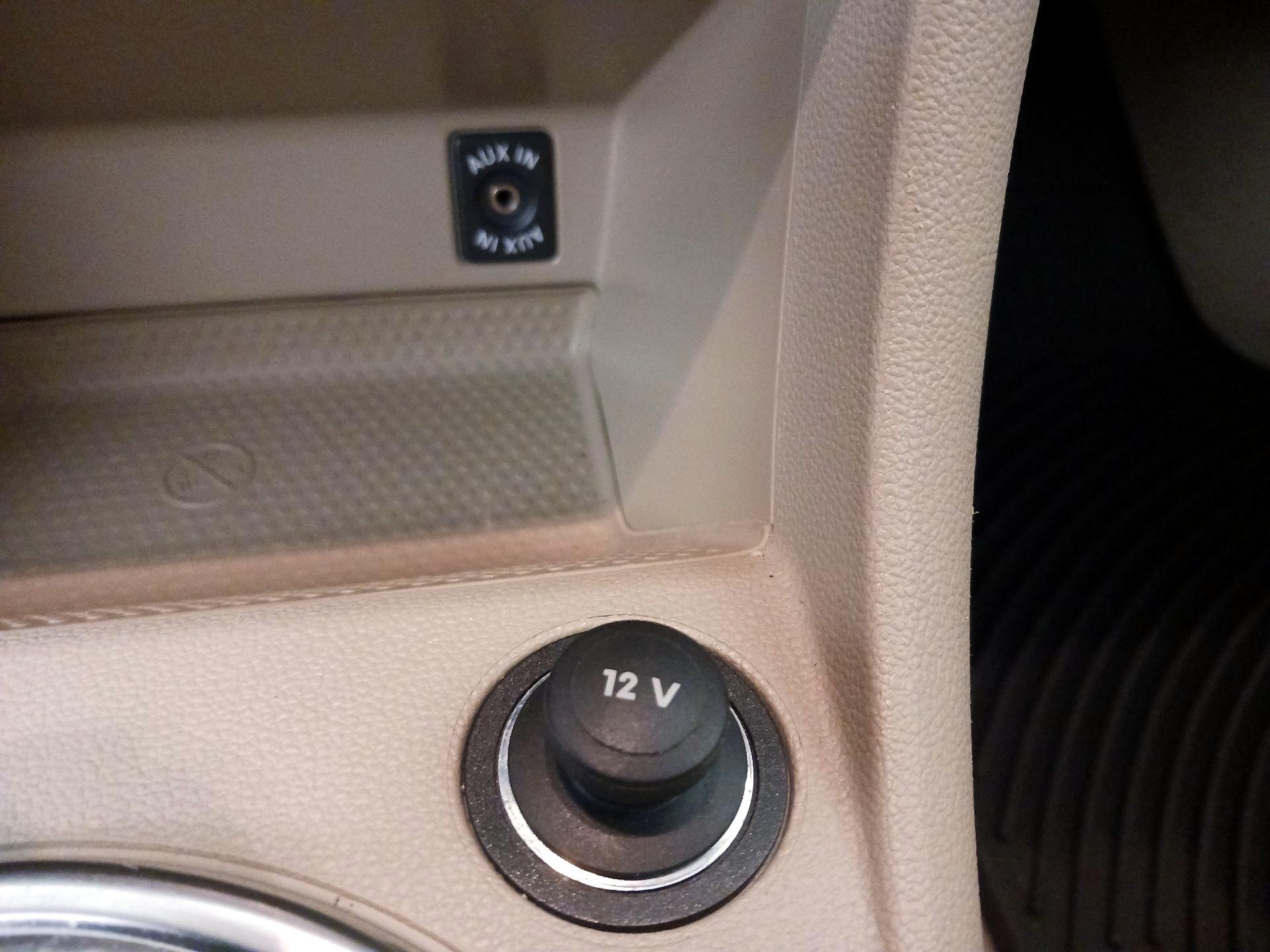 Thumbnail: 2014 Volkswagen Beetle - 17