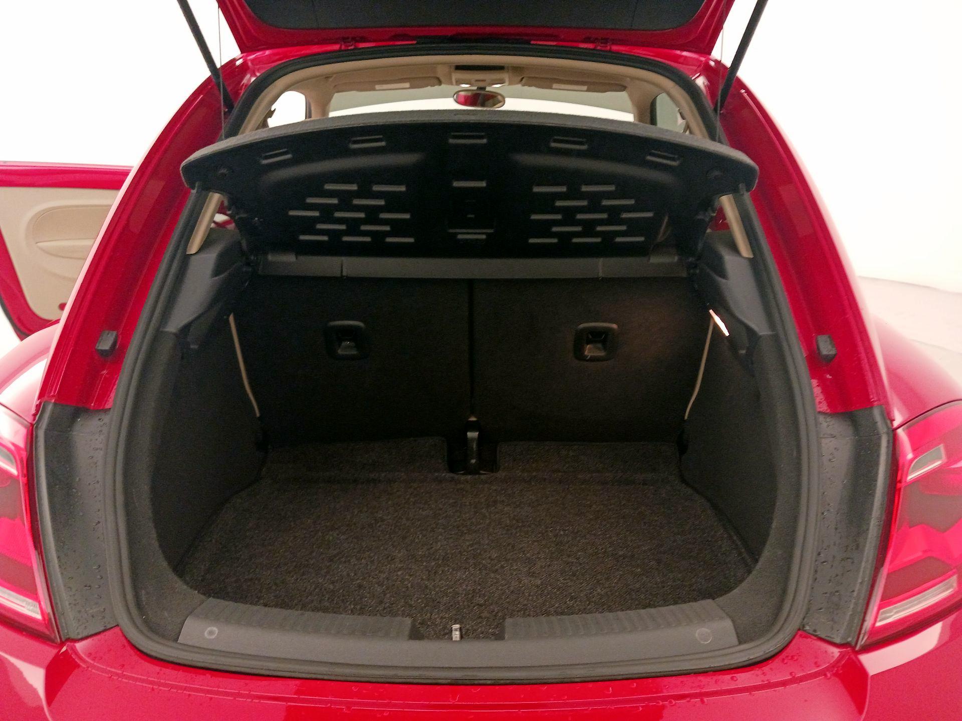 Thumbnail: 2014 Volkswagen Beetle - 19