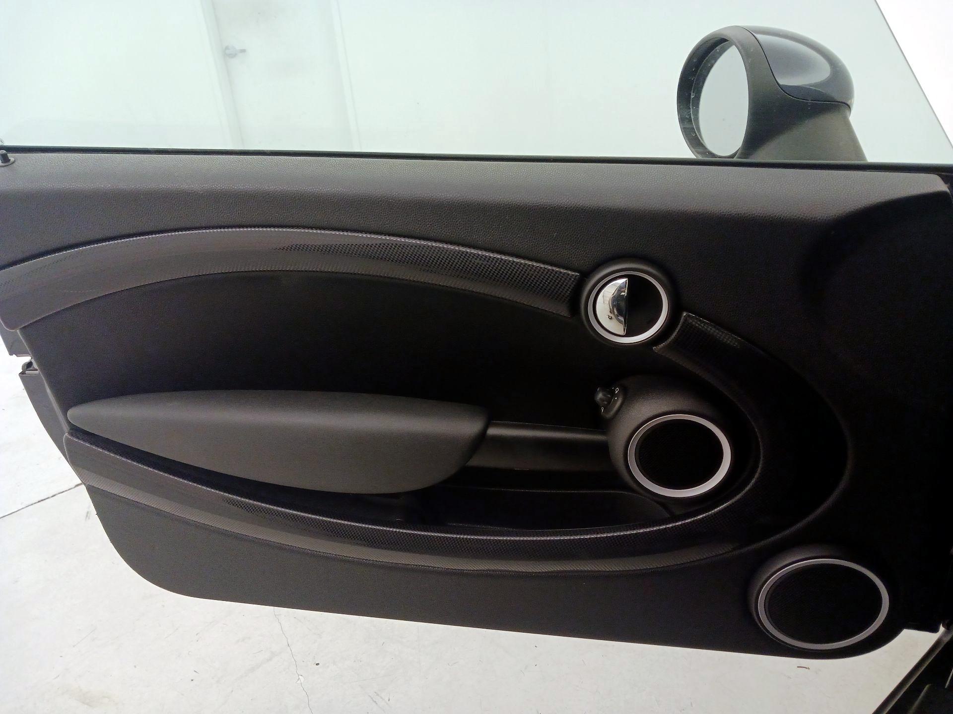 Thumbnail: 2015 MINI Cooper - 12