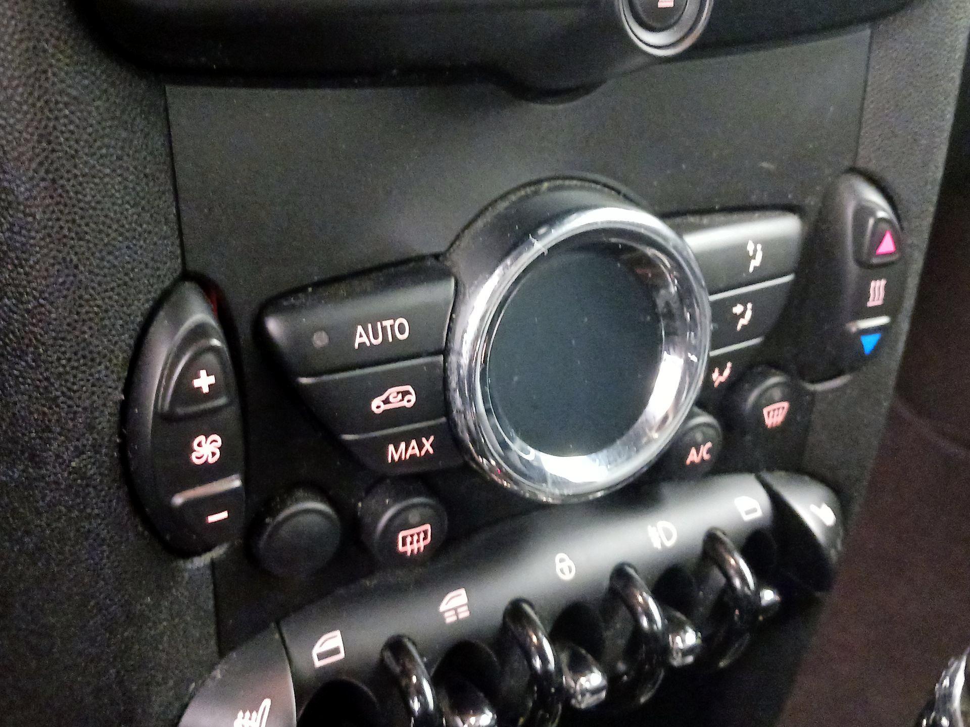 Thumbnail: 2015 MINI Cooper - 14