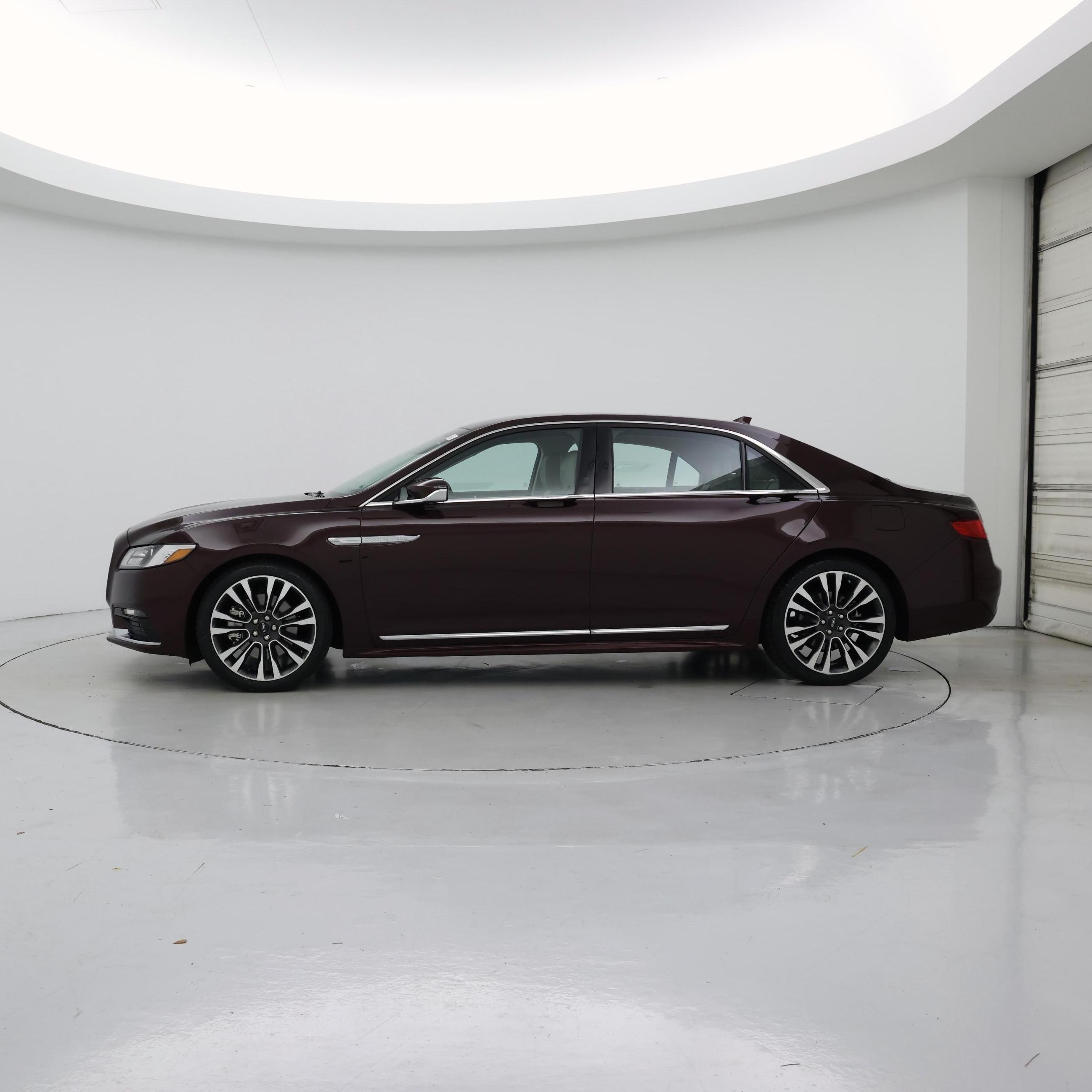 Thumbnail: 2020 Lincoln Continental - 3