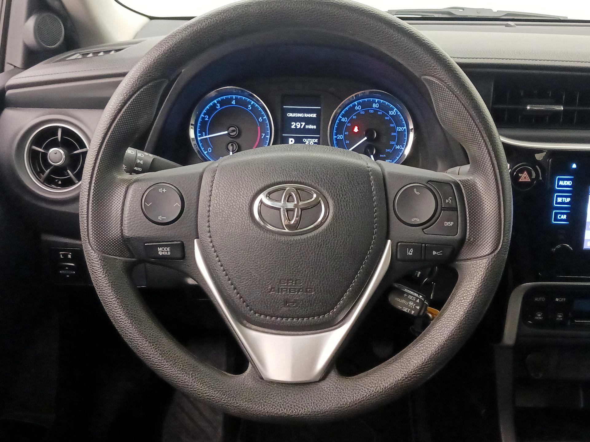 Thumbnail: 2017 Toyota Corolla - 10