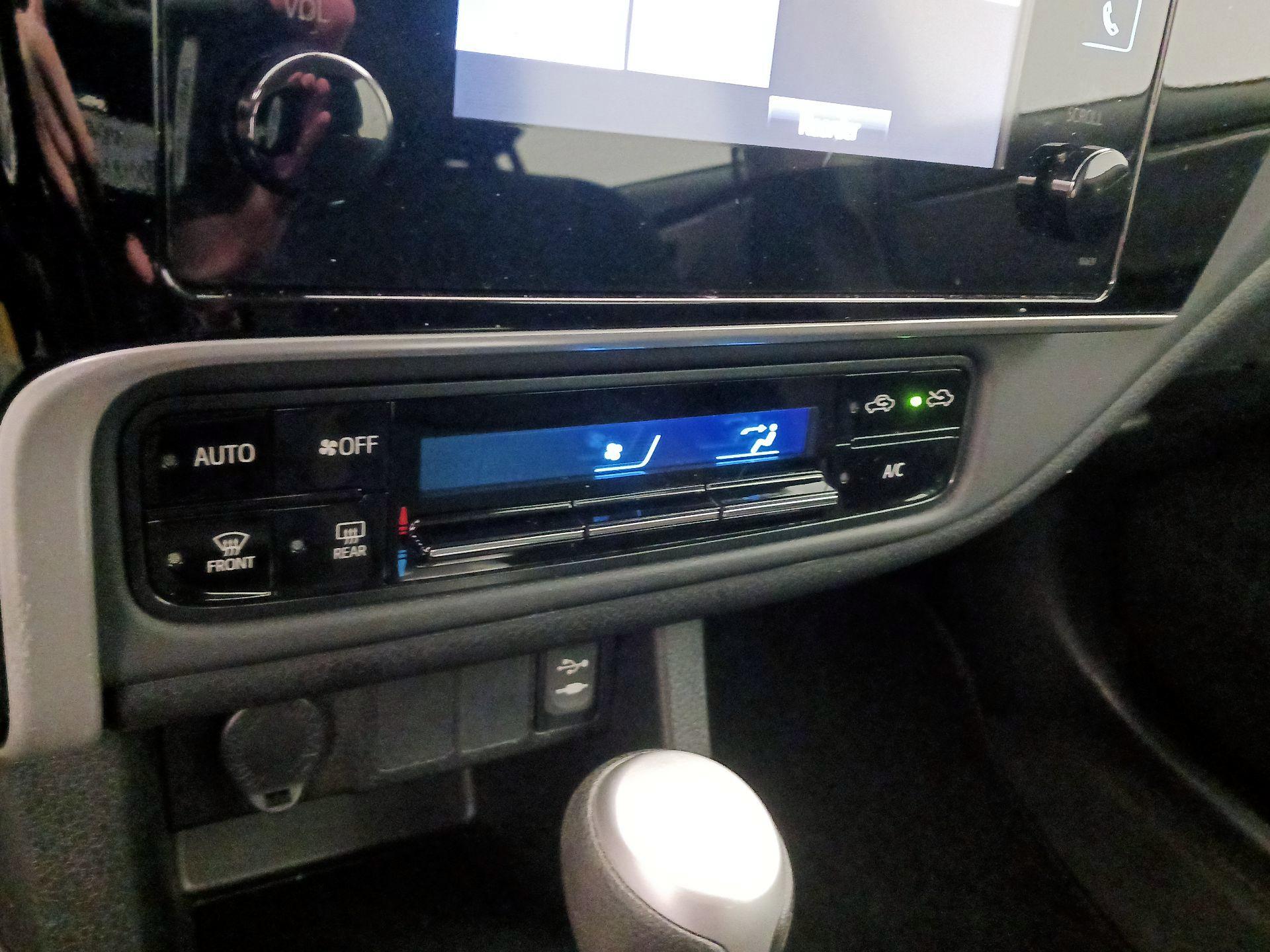 Thumbnail: 2017 Toyota Corolla - 16