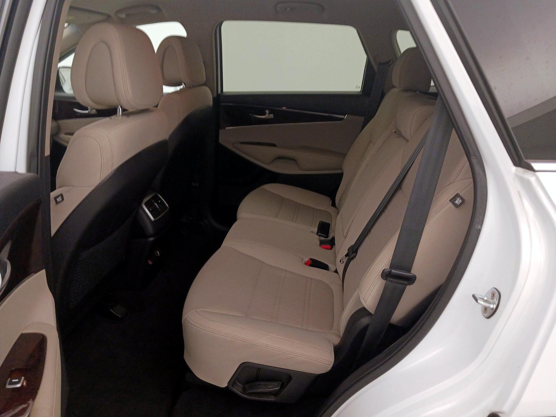 Thumbnail: 2017 Kia Sorento - 19