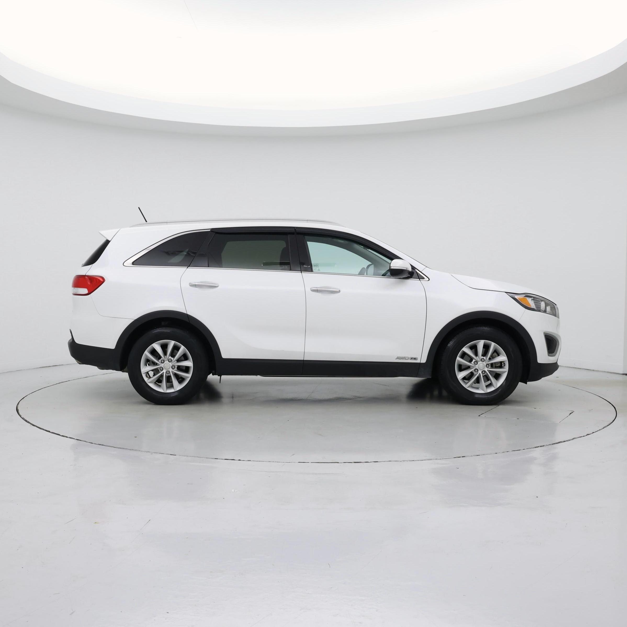 Thumbnail: 2017 Kia Sorento - 7