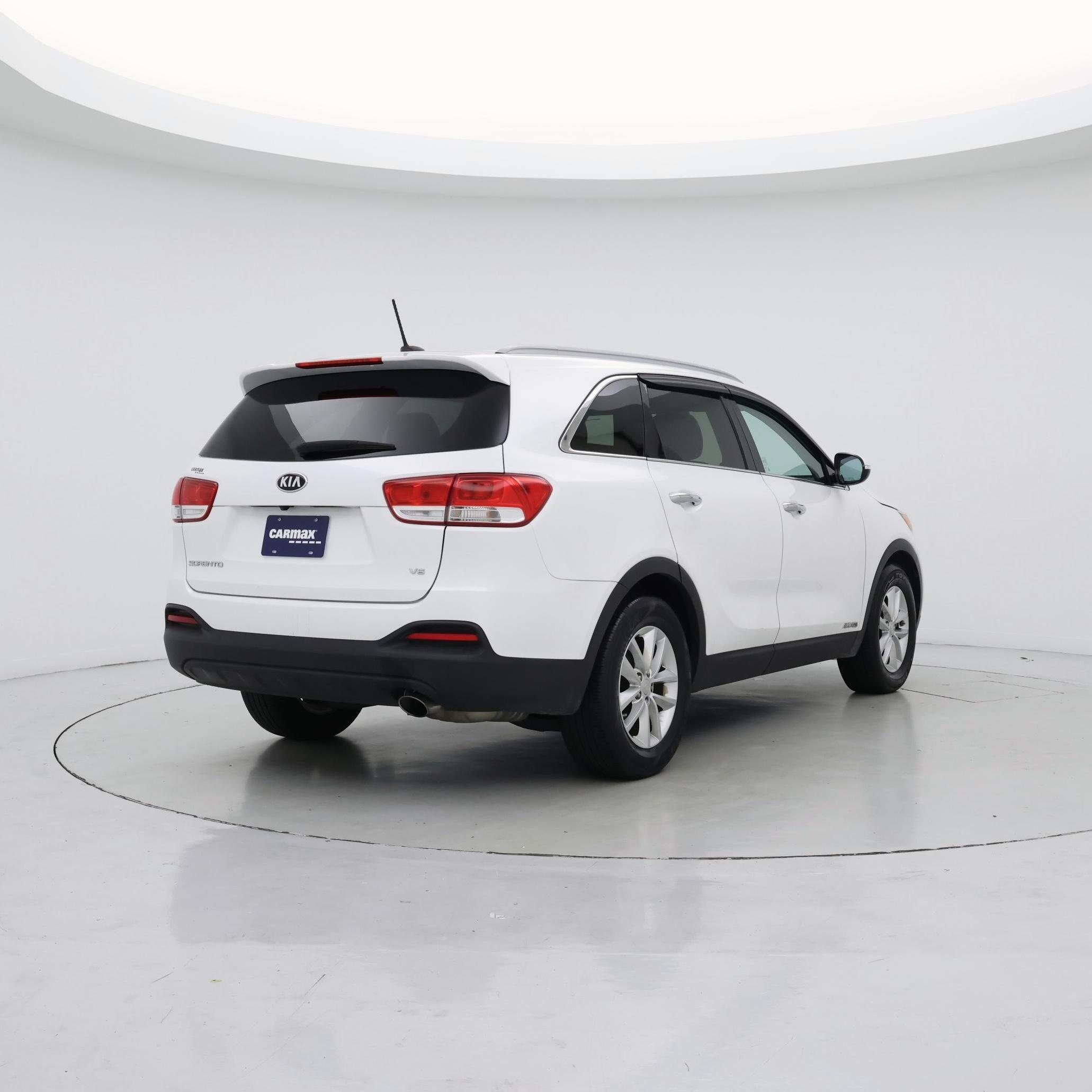 Thumbnail: 2017 Kia Sorento - 8