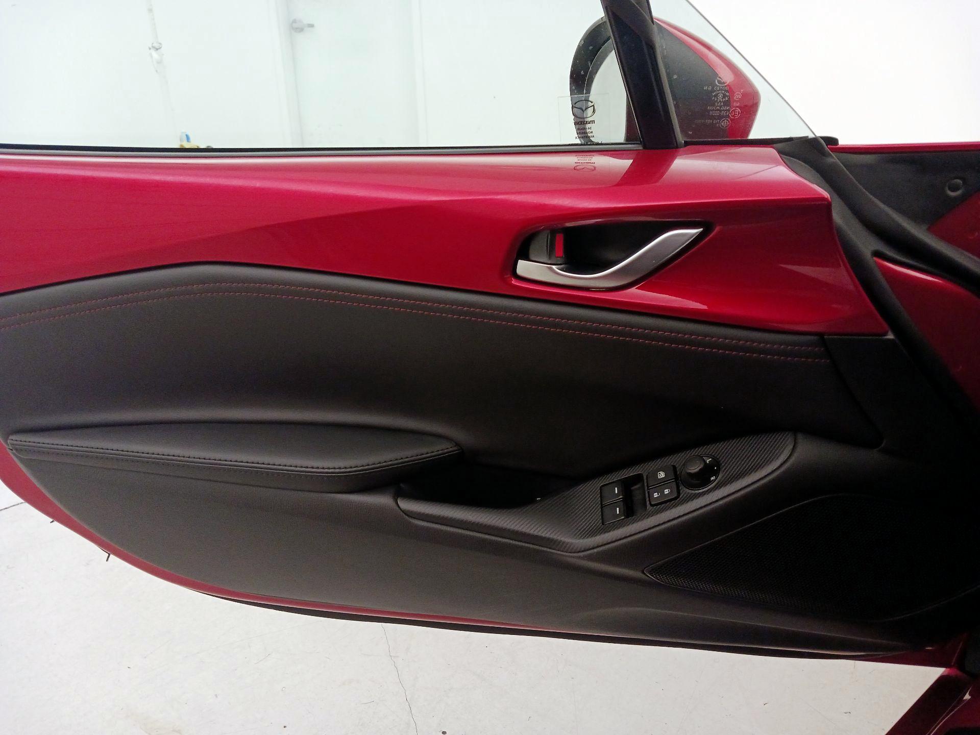 Thumbnail: 2016 Mazda MX-5 Miata - 12