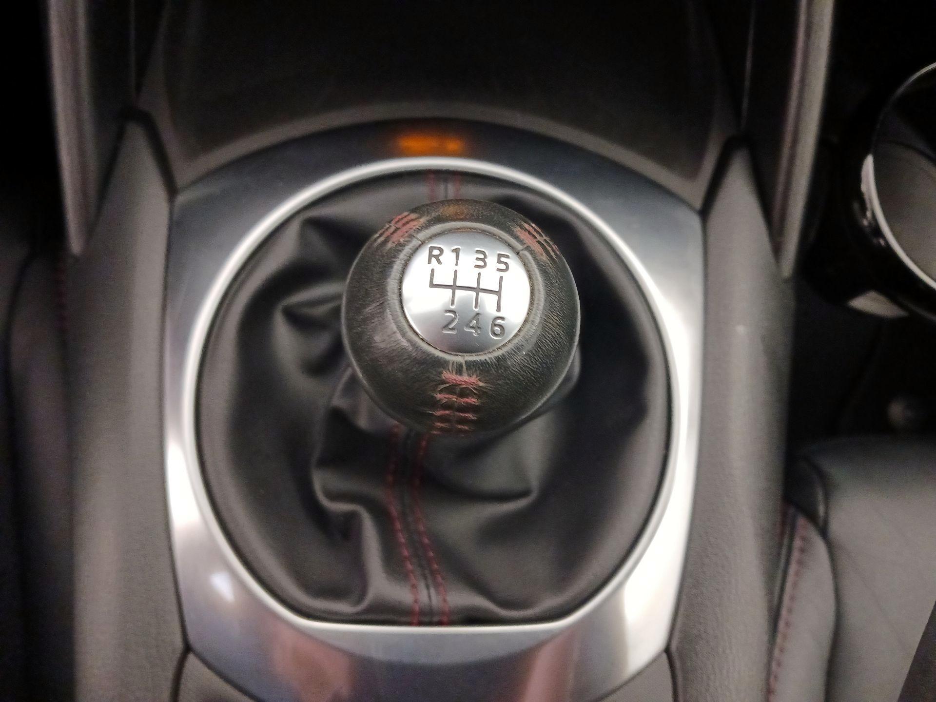 Thumbnail: 2016 Mazda MX-5 Miata - 17