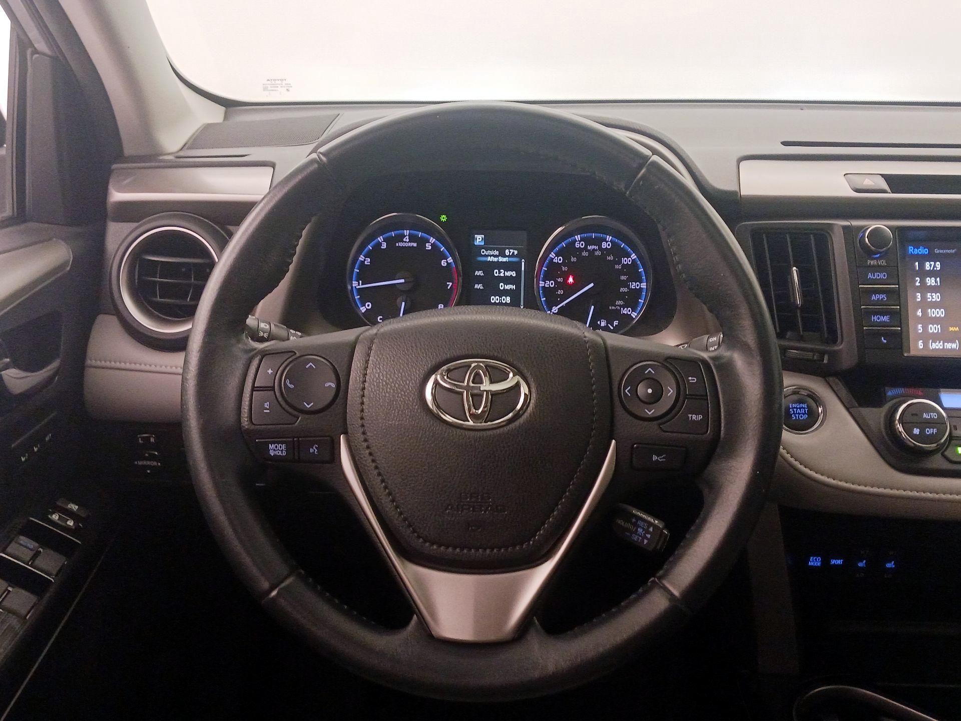 Thumbnail: 2016 Toyota RAV4 - 10