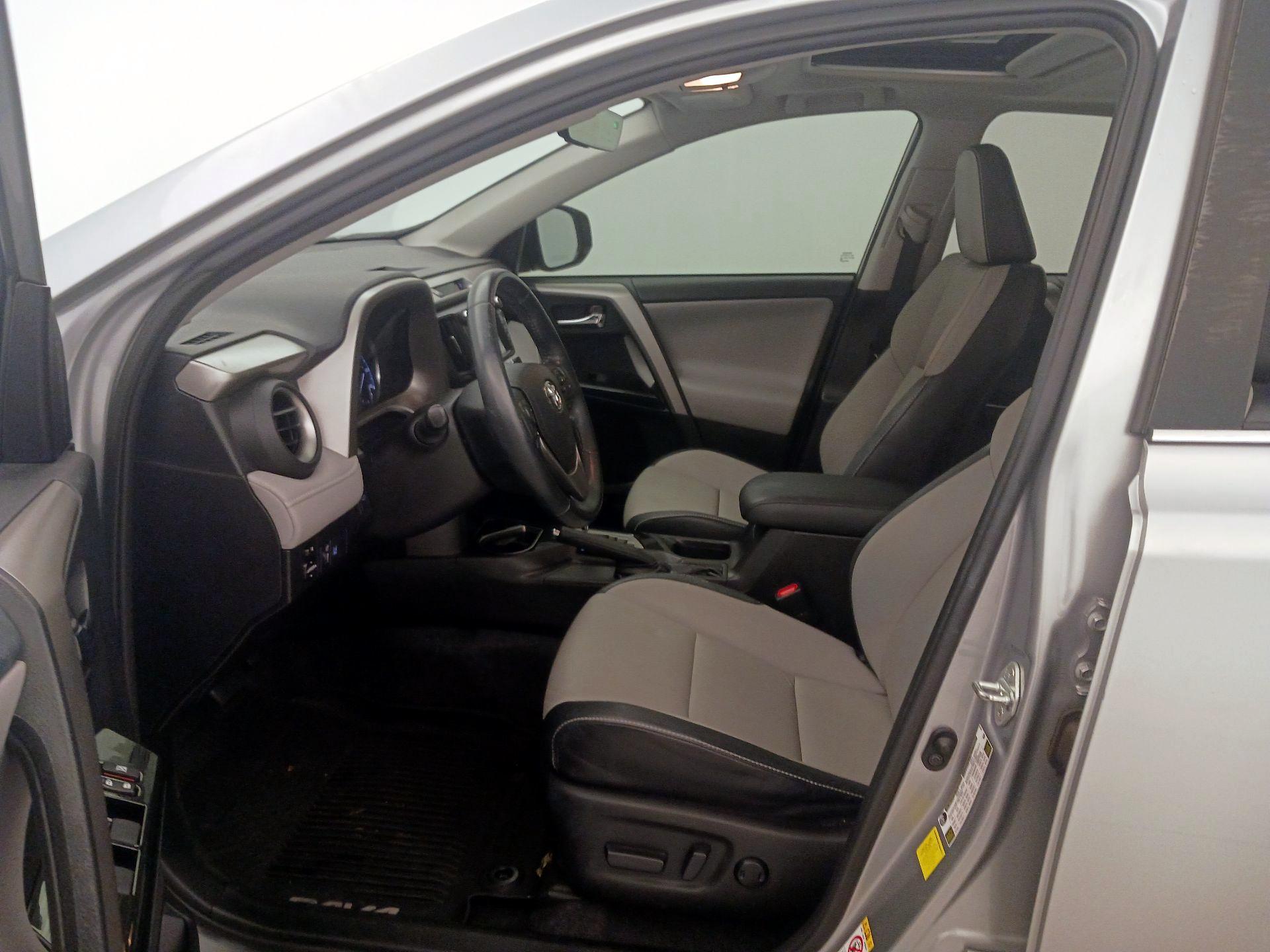 Thumbnail: 2016 Toyota RAV4 - 11