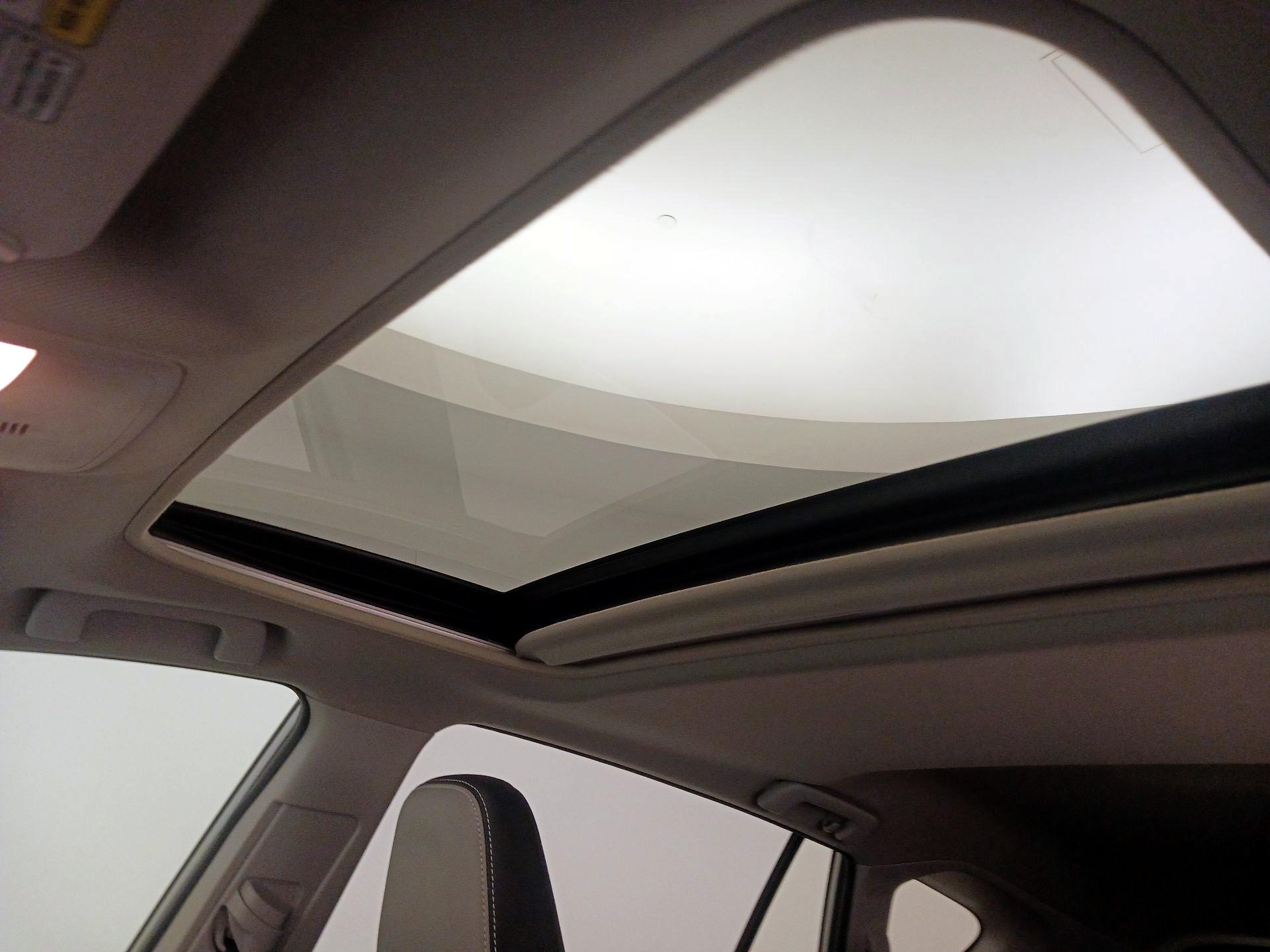 Thumbnail: 2016 Toyota RAV4 - 19