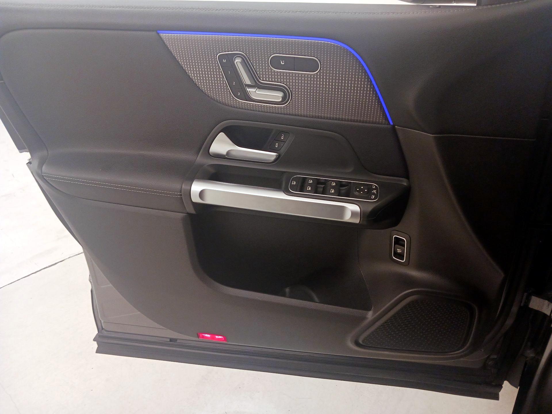 Thumbnail: 2020 Mercedes-Benz GLB - 12