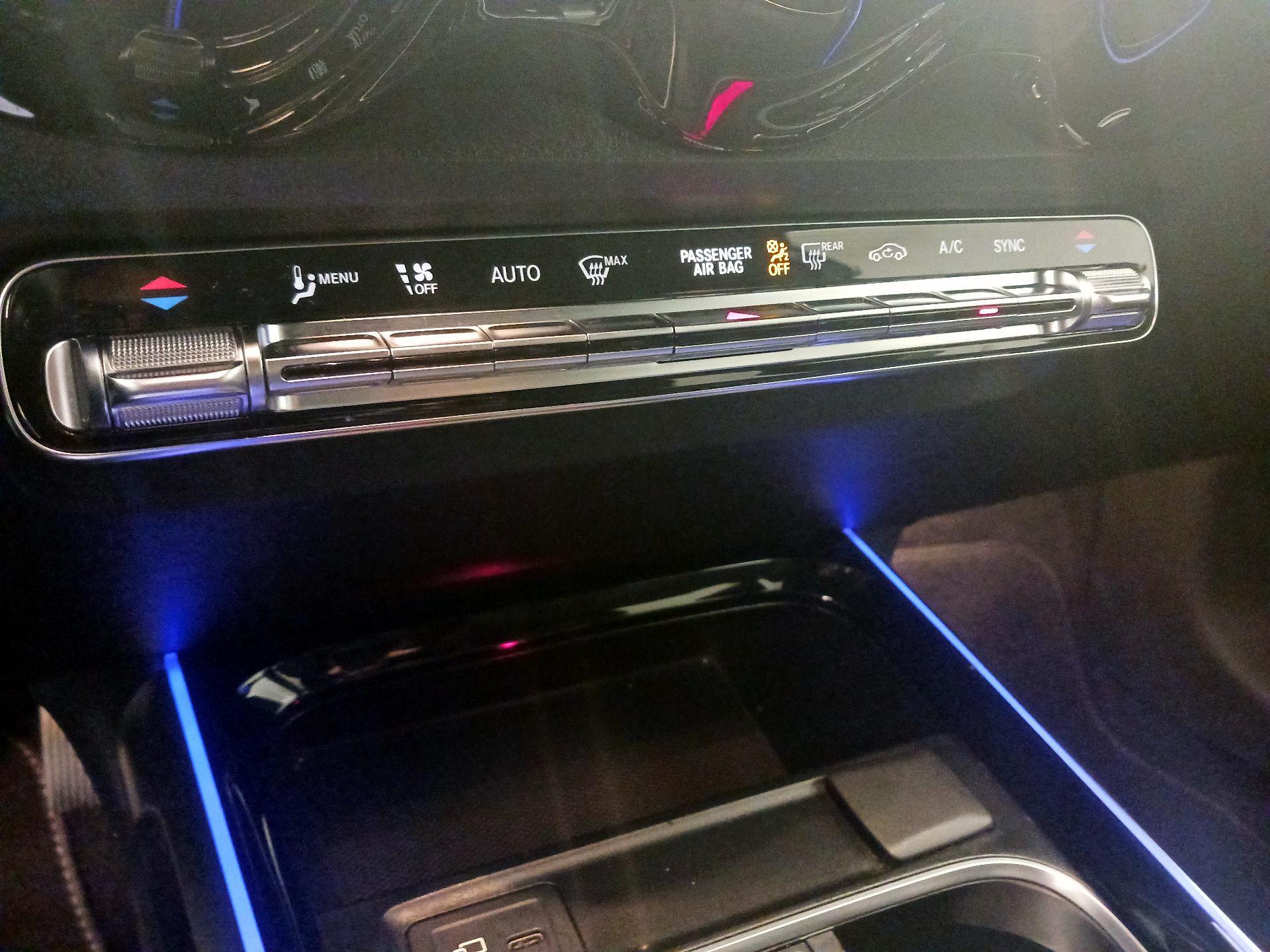 Thumbnail: 2020 Mercedes-Benz GLB - 16