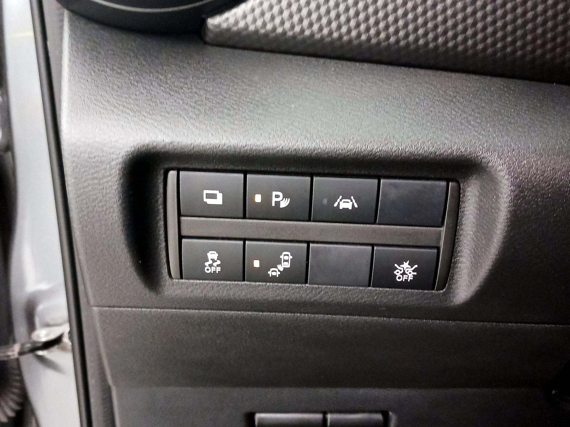 Thumbnail: 2020 Nissan Kicks - 13