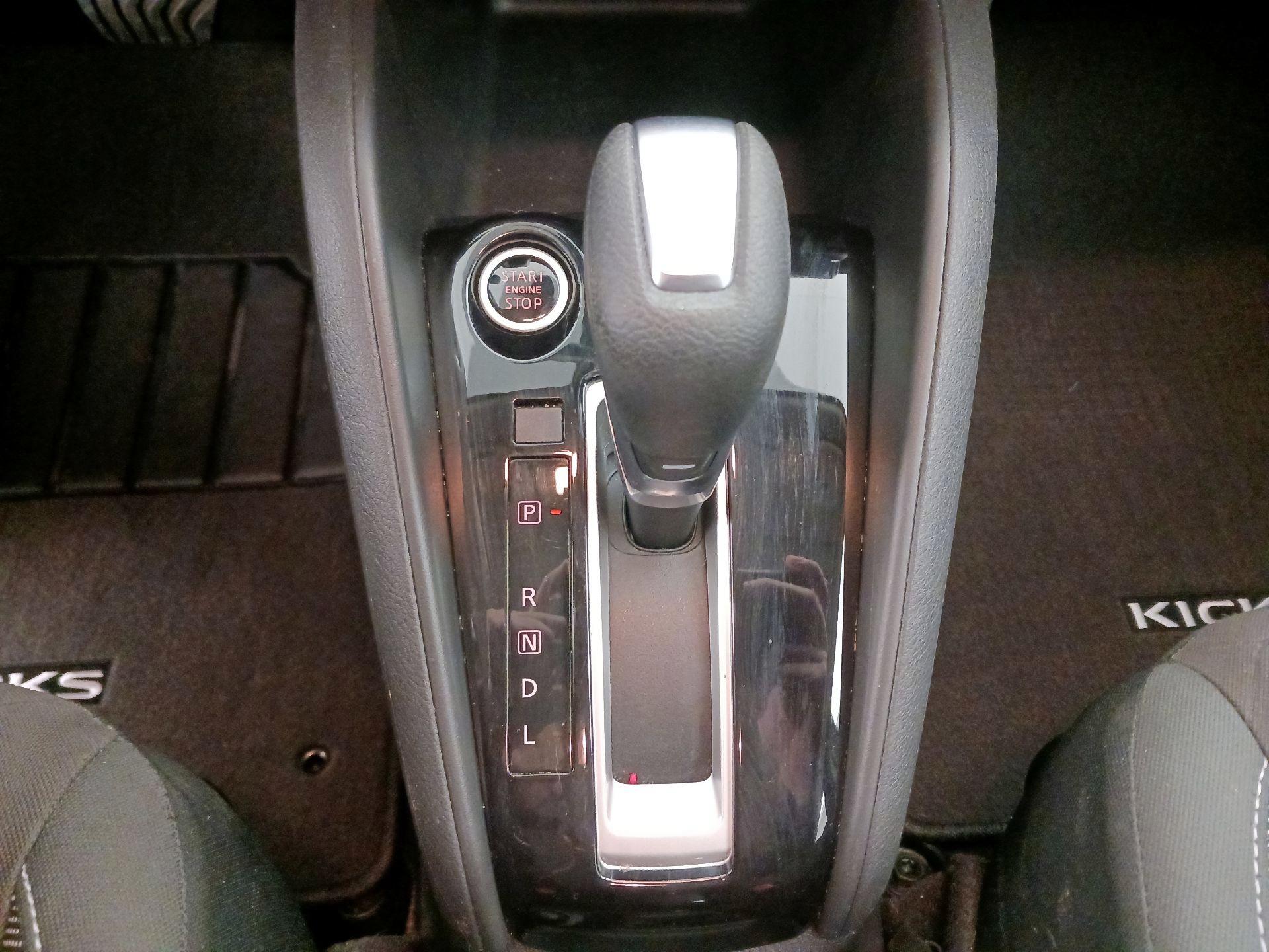 Thumbnail: 2020 Nissan Kicks - 17