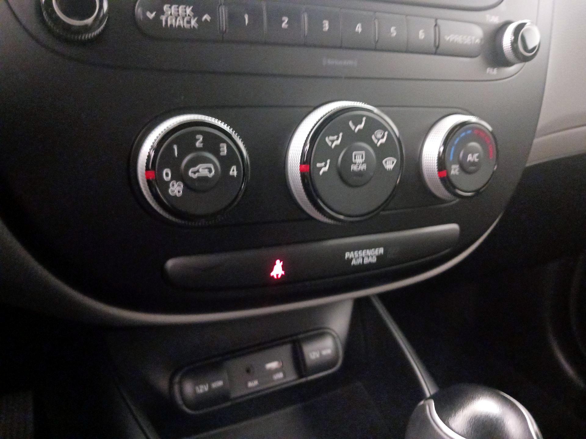 Thumbnail: 2017 Kia Soul - 15