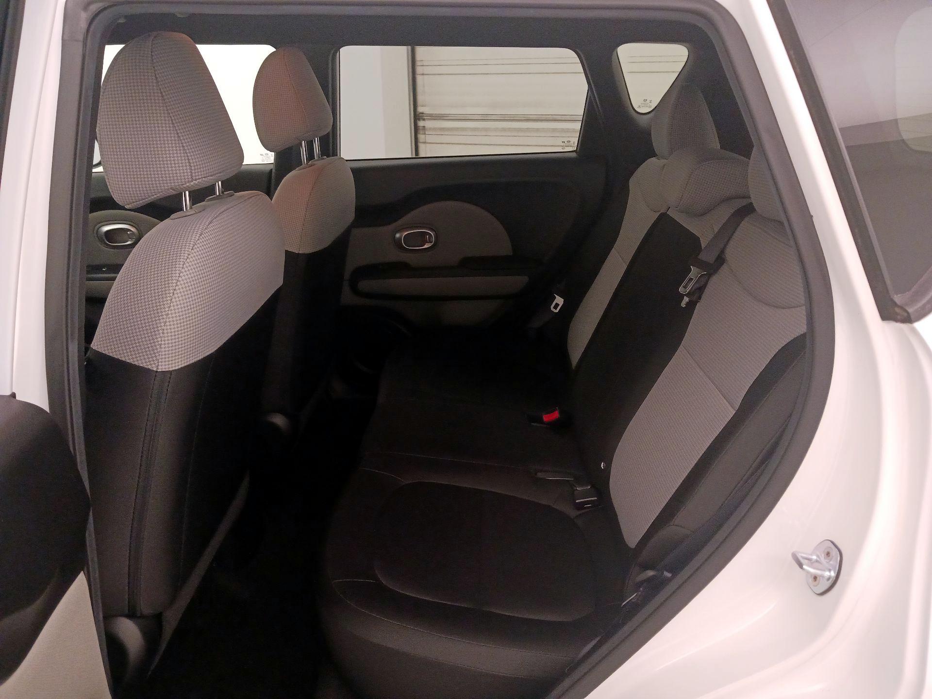 Thumbnail: 2017 Kia Soul - 18