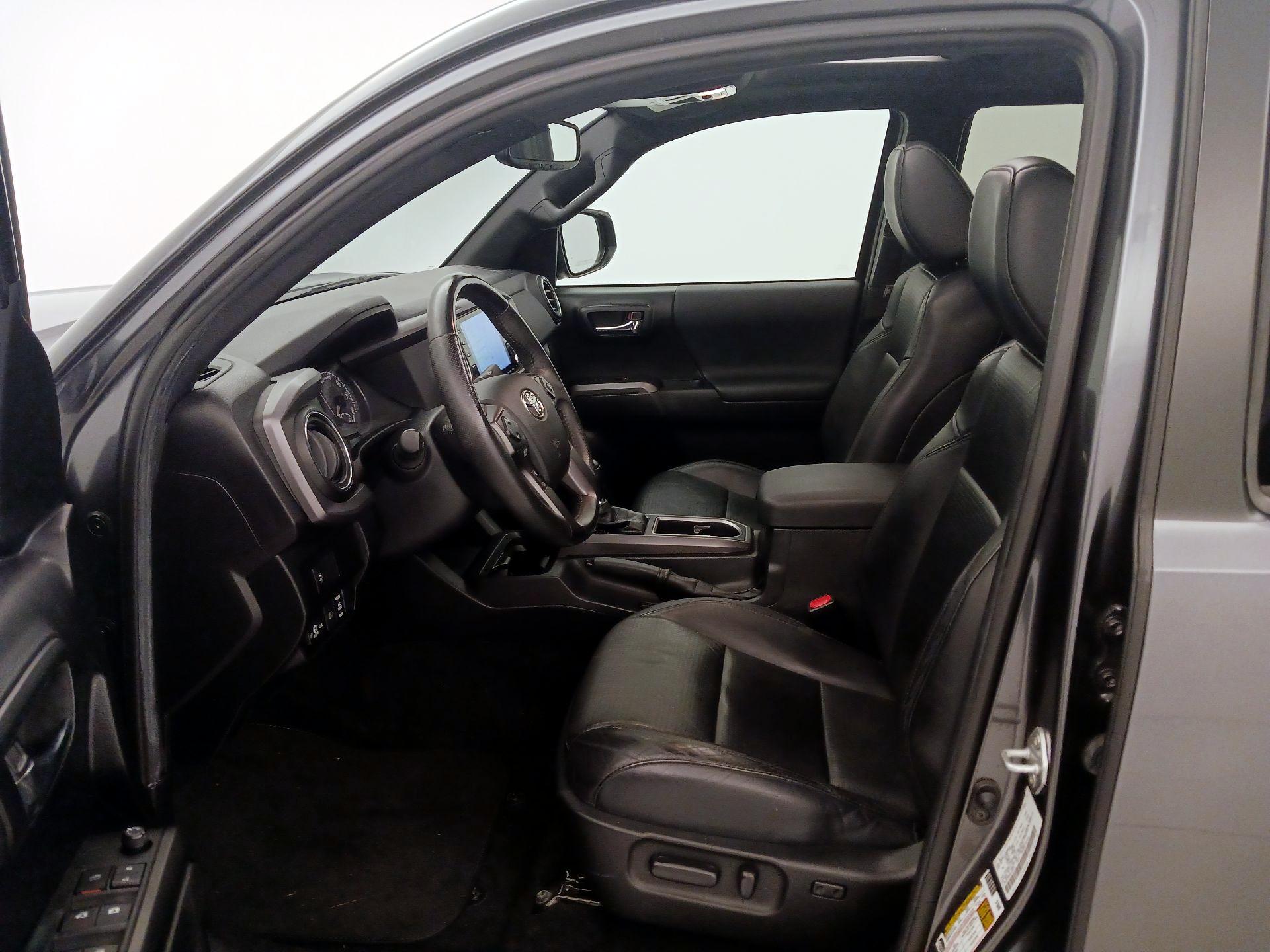 Thumbnail: 2022 Toyota Tacoma - 11