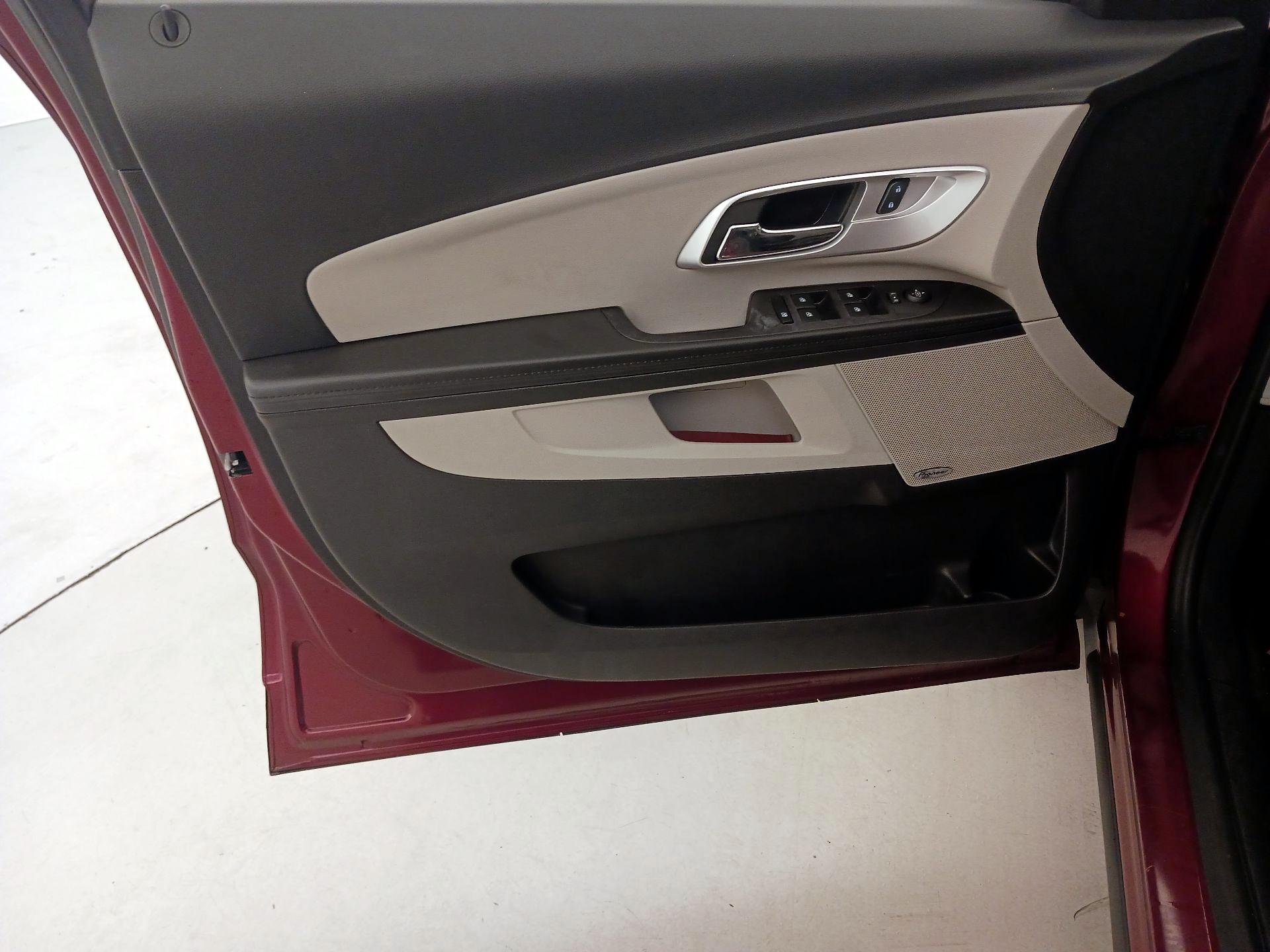 Thumbnail: 2016 Chevrolet Equinox - 12