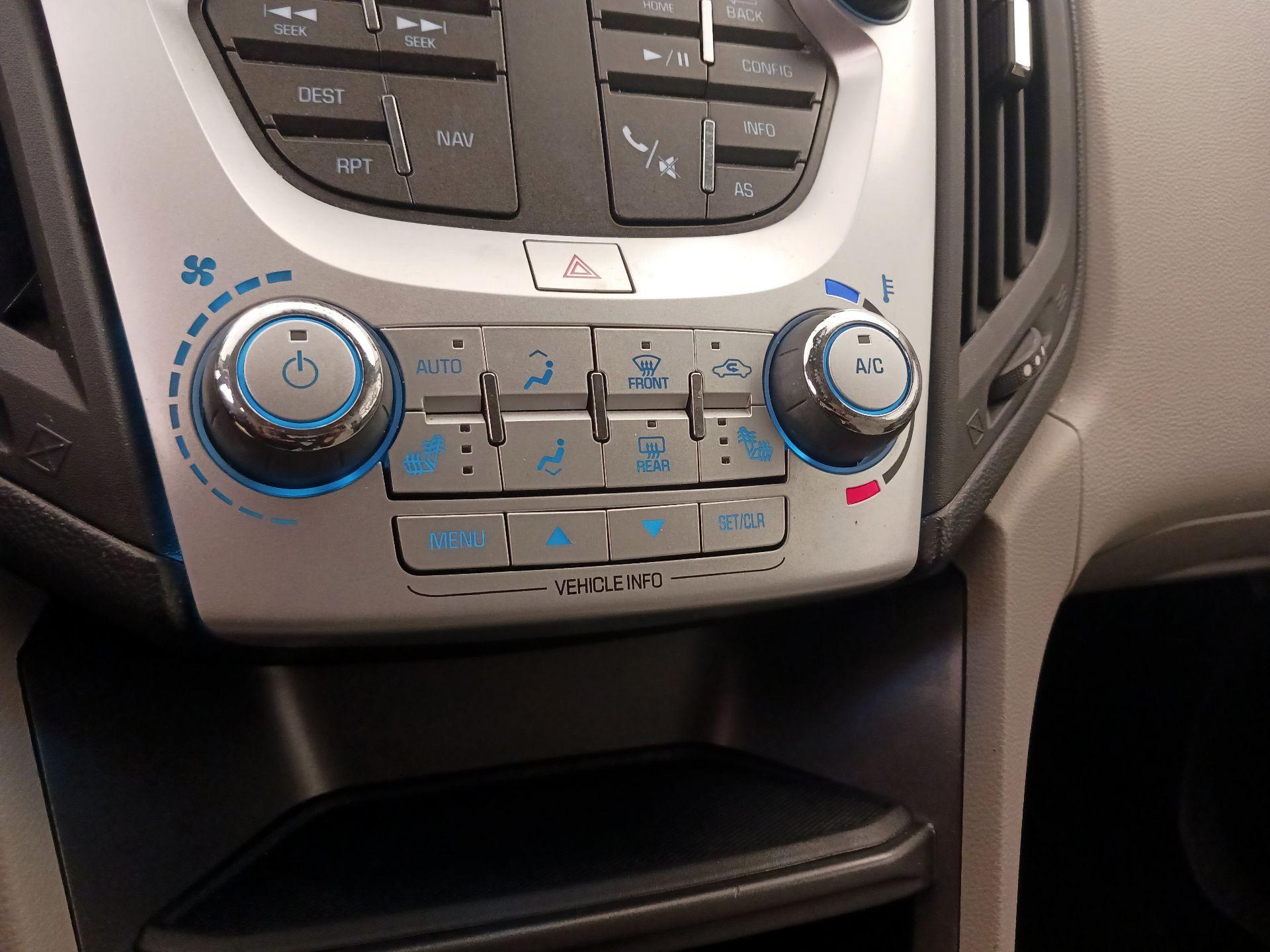 Thumbnail: 2016 Chevrolet Equinox - 16