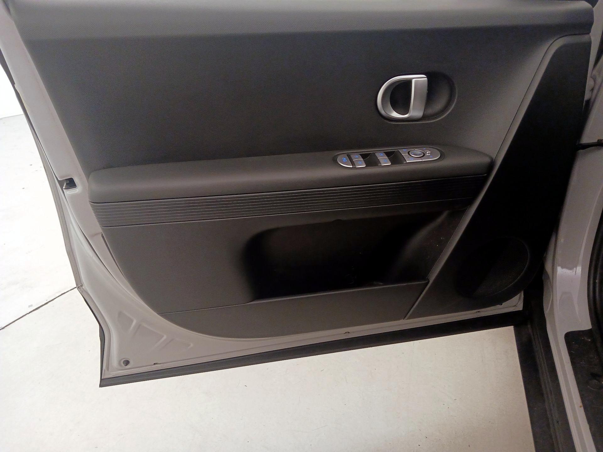 Thumbnail: 2022 Hyundai Ioniq 5 - 12