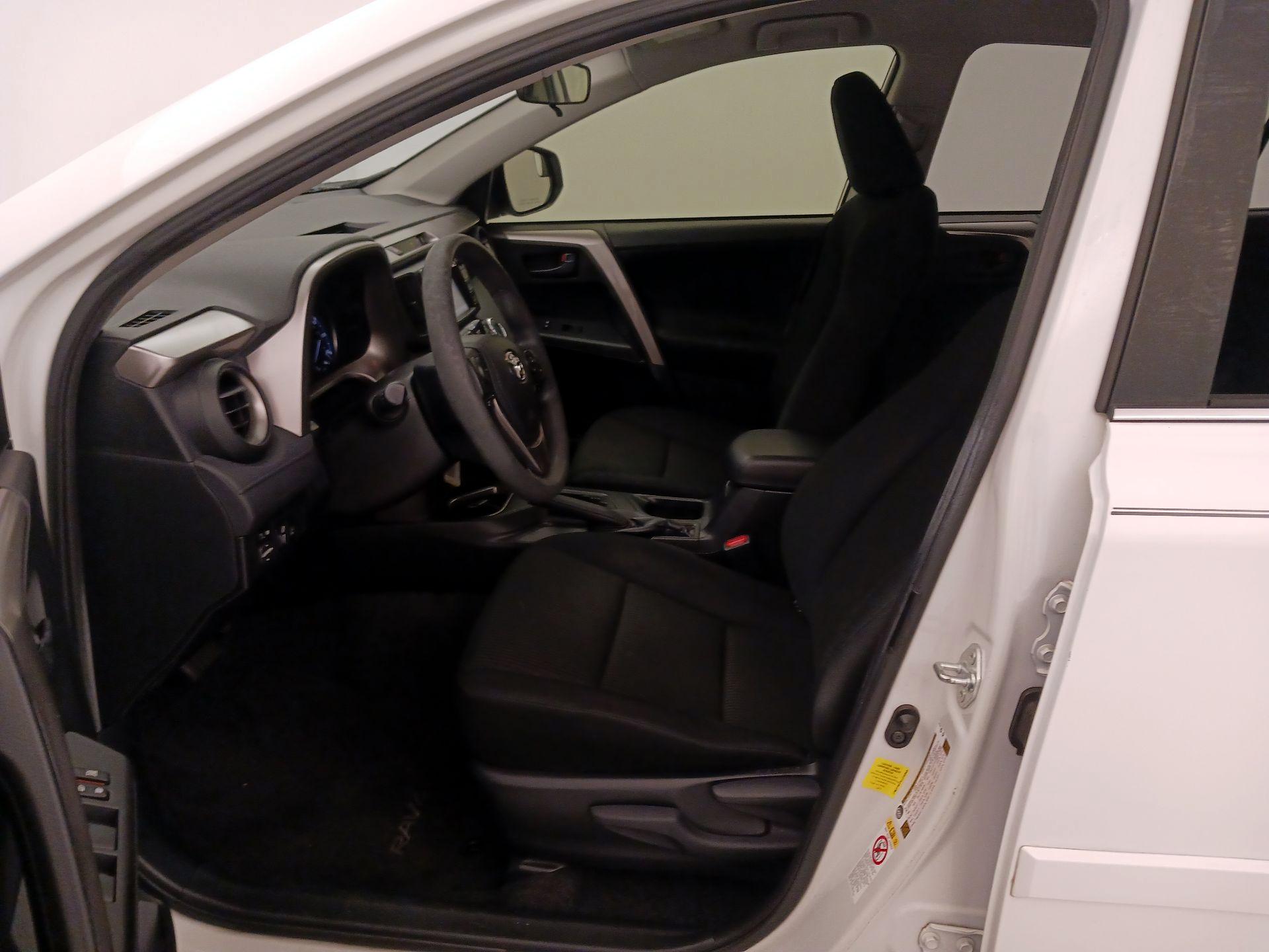 Thumbnail: 2018 Toyota RAV4 - 11