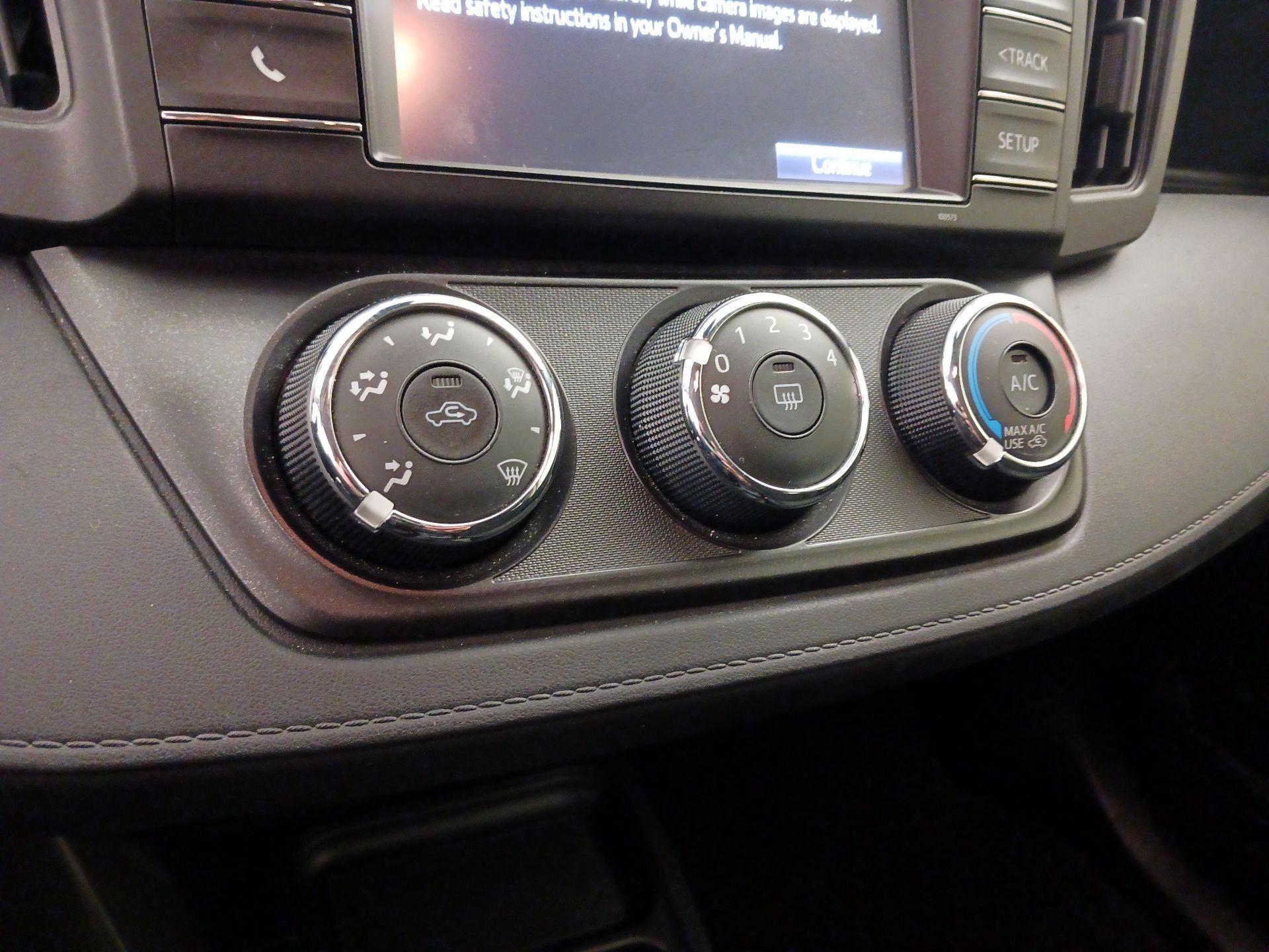 Thumbnail: 2018 Toyota RAV4 - 16