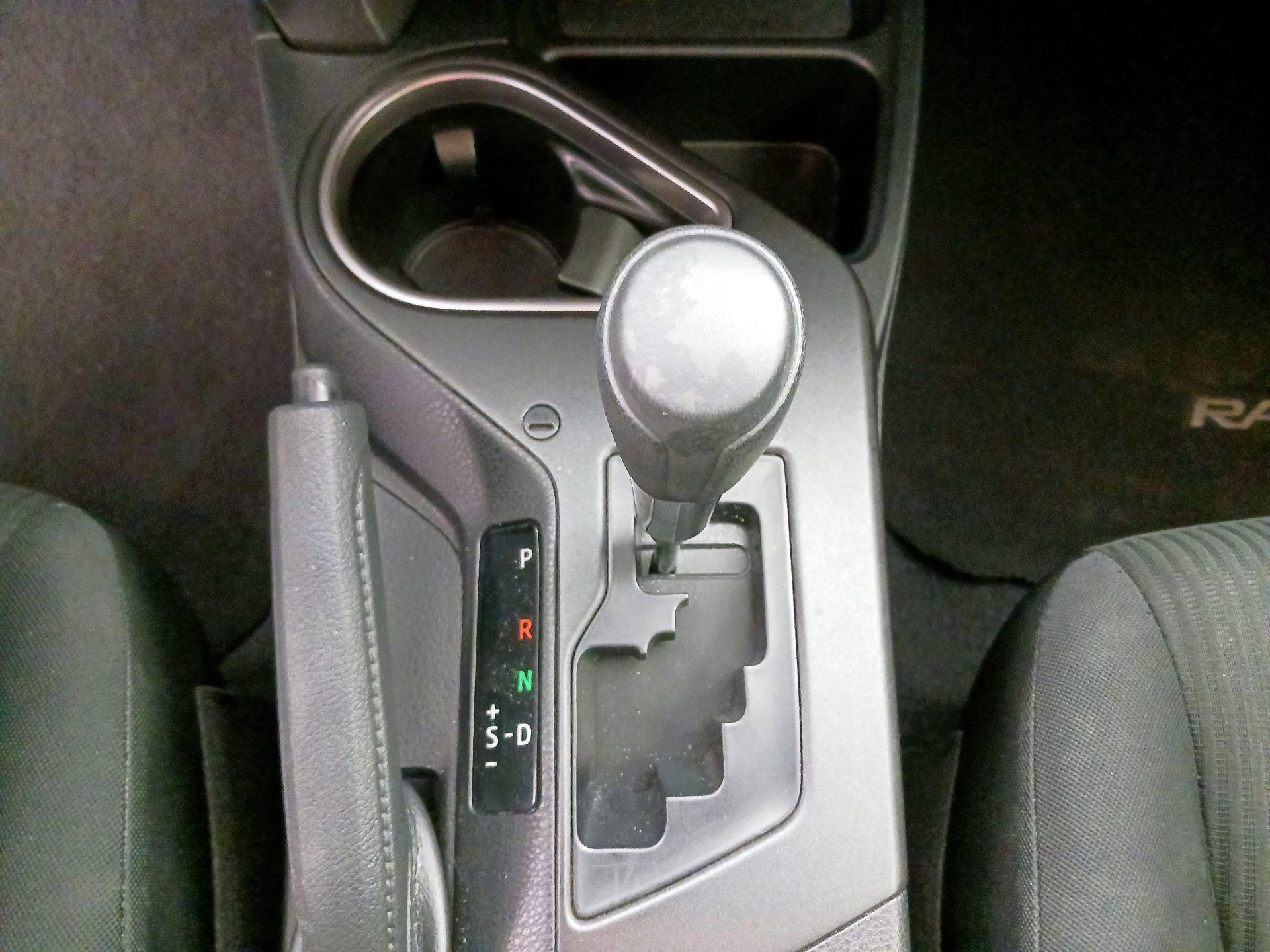 Thumbnail: 2018 Toyota RAV4 - 17