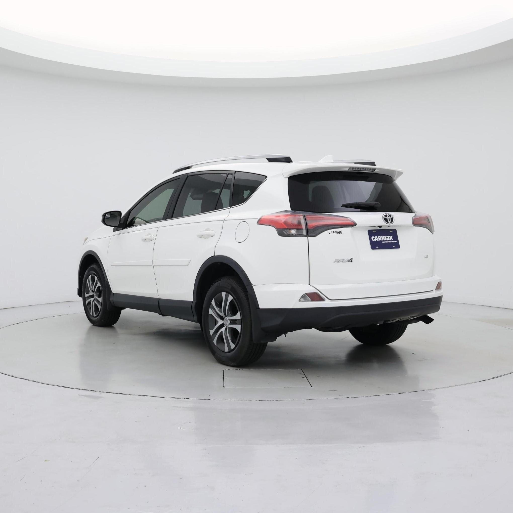 Thumbnail: 2018 Toyota RAV4 - 2