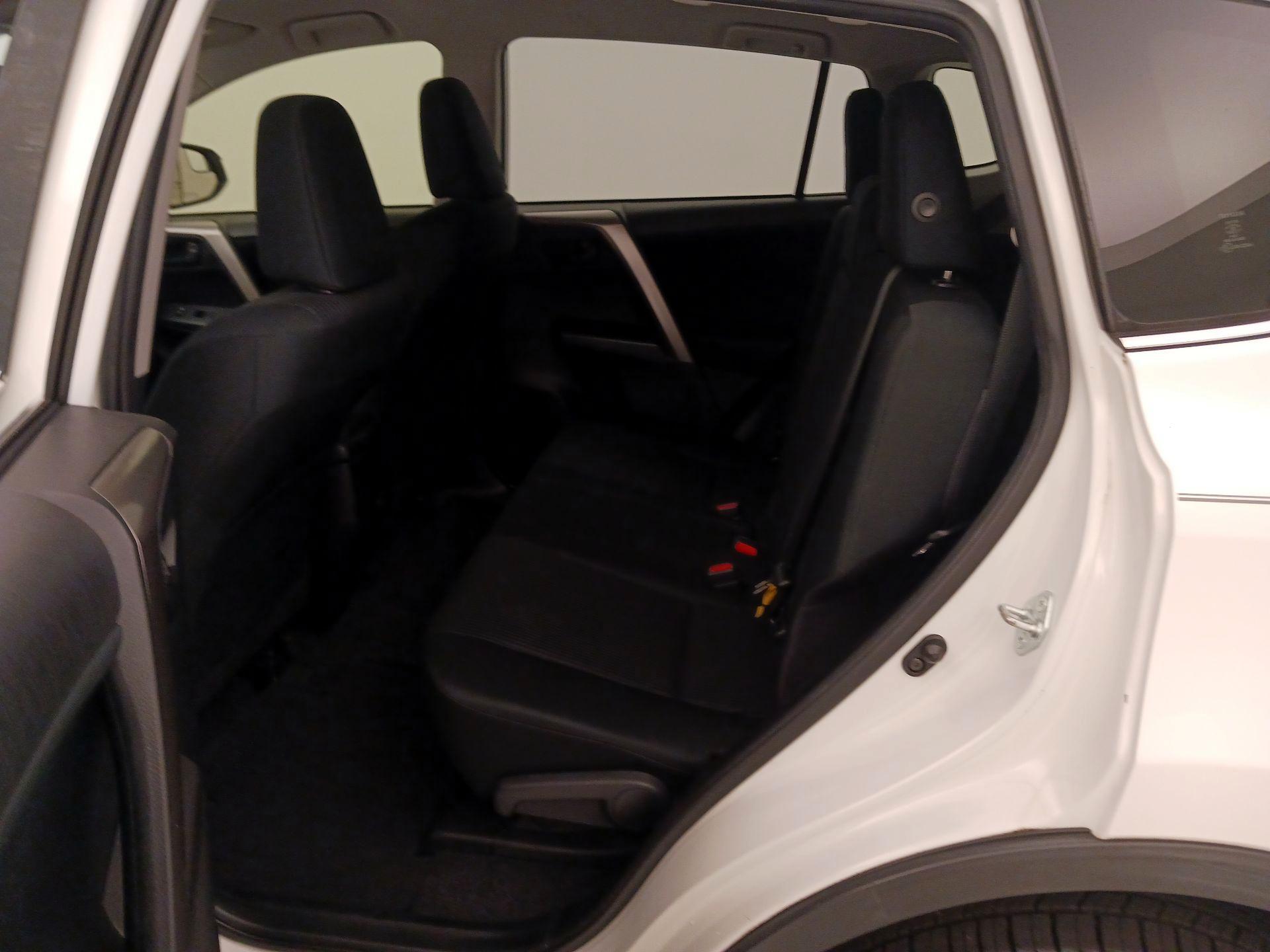 Thumbnail: 2018 Toyota RAV4 - 19