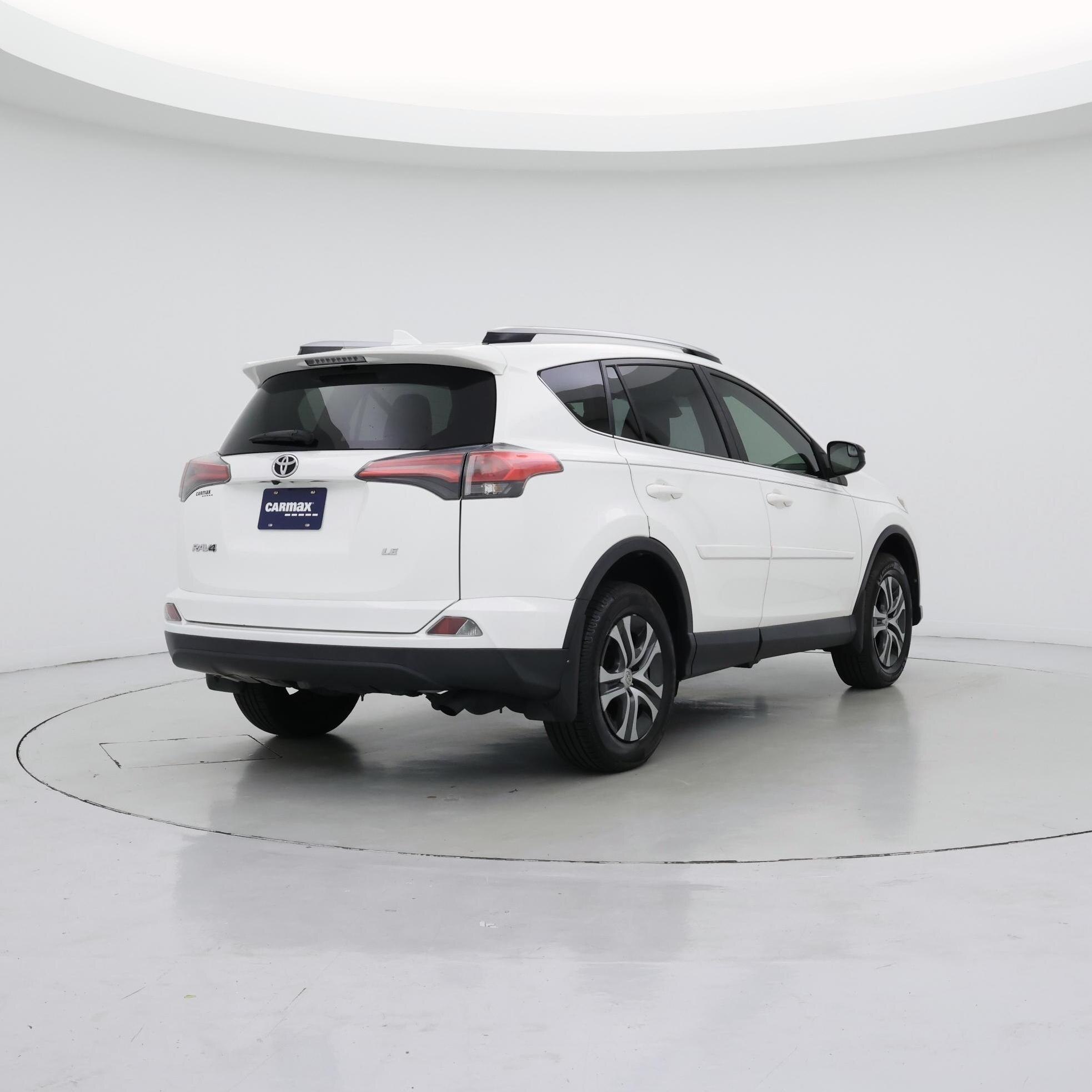 Thumbnail: 2018 Toyota RAV4 - 8