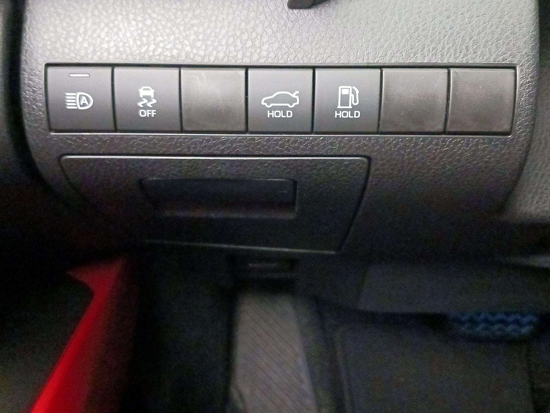 Thumbnail: 2021 Toyota Camry - 13