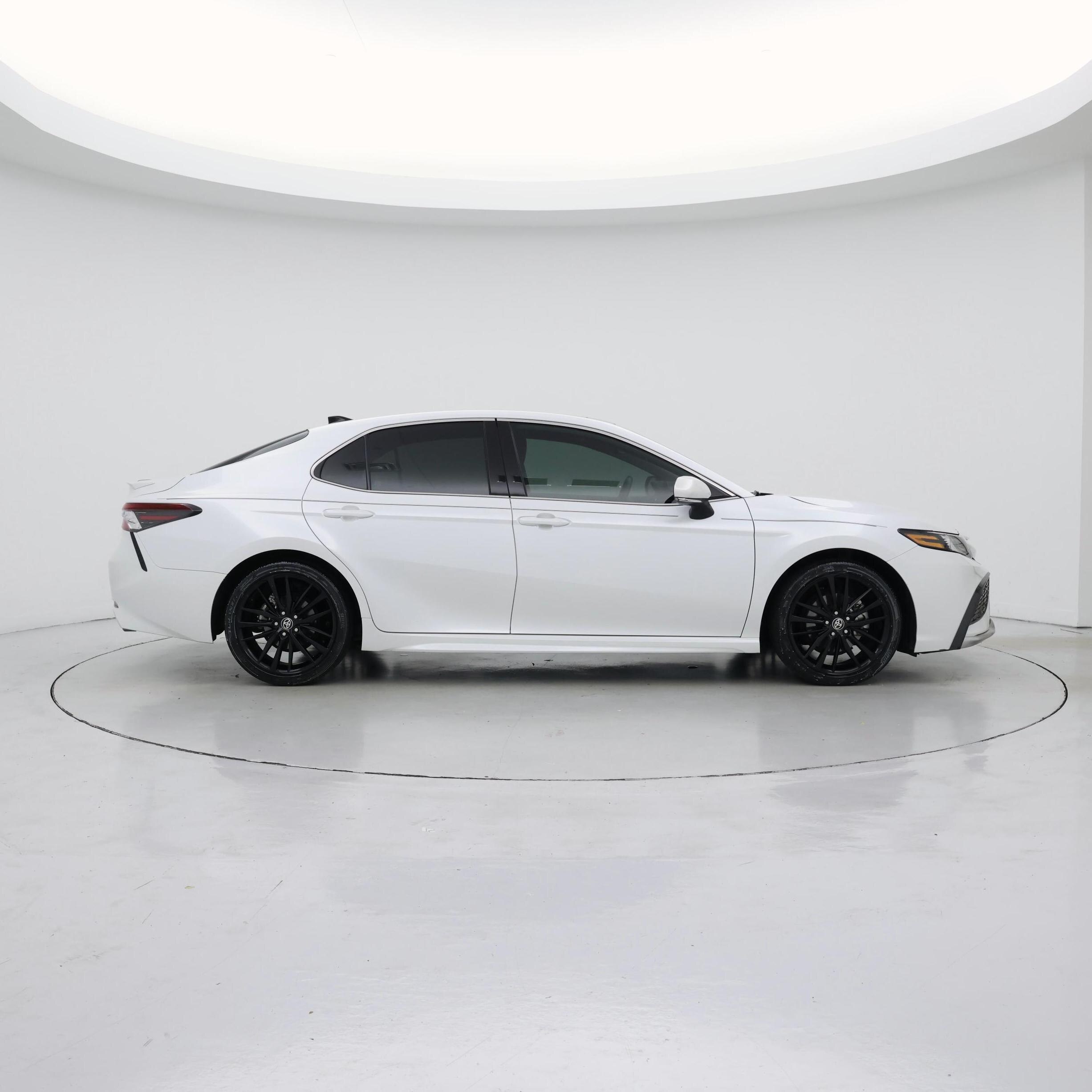 Thumbnail: 2021 Toyota Camry - 7