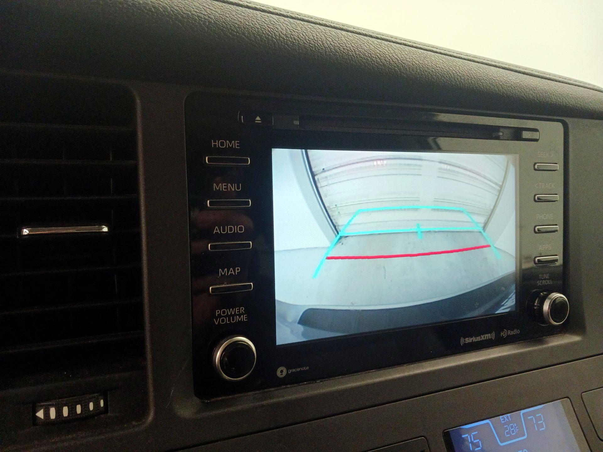 Thumbnail: 2020 Toyota Sienna - 15