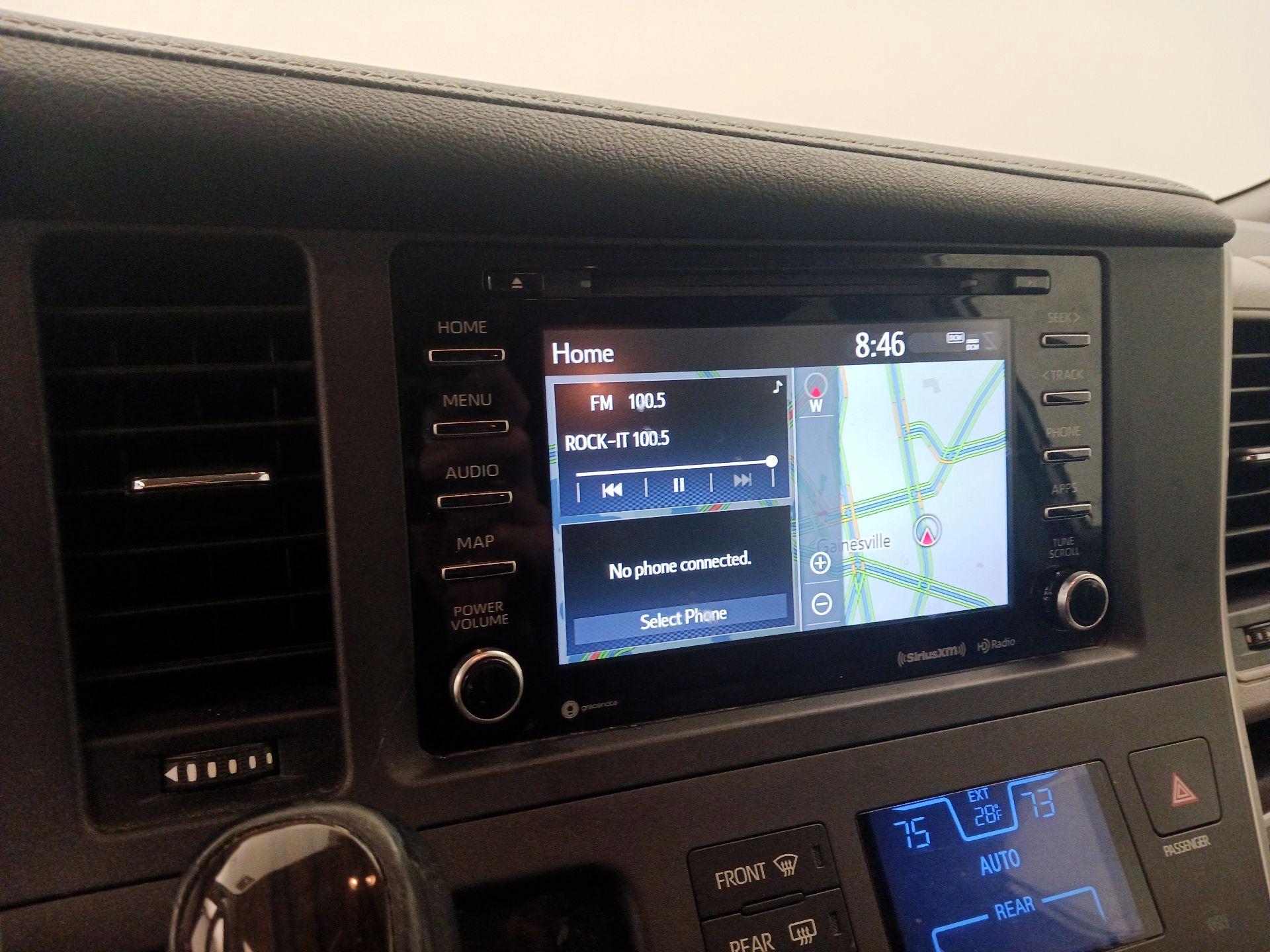 Thumbnail: 2020 Toyota Sienna - 16