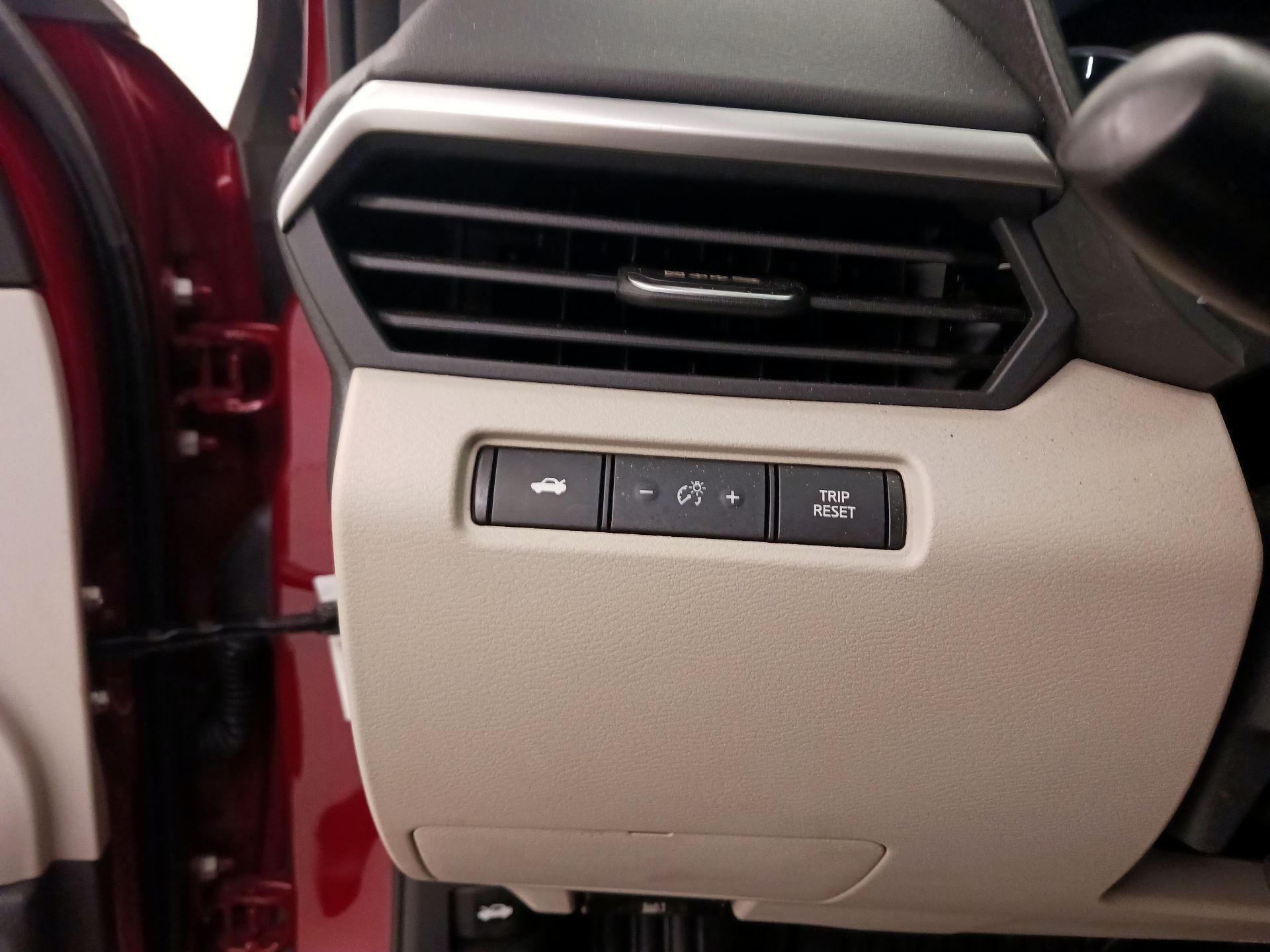 Thumbnail: 2021 Nissan Altima - 13