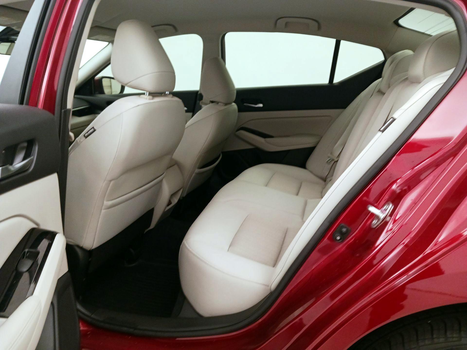 Thumbnail: 2021 Nissan Altima - 19